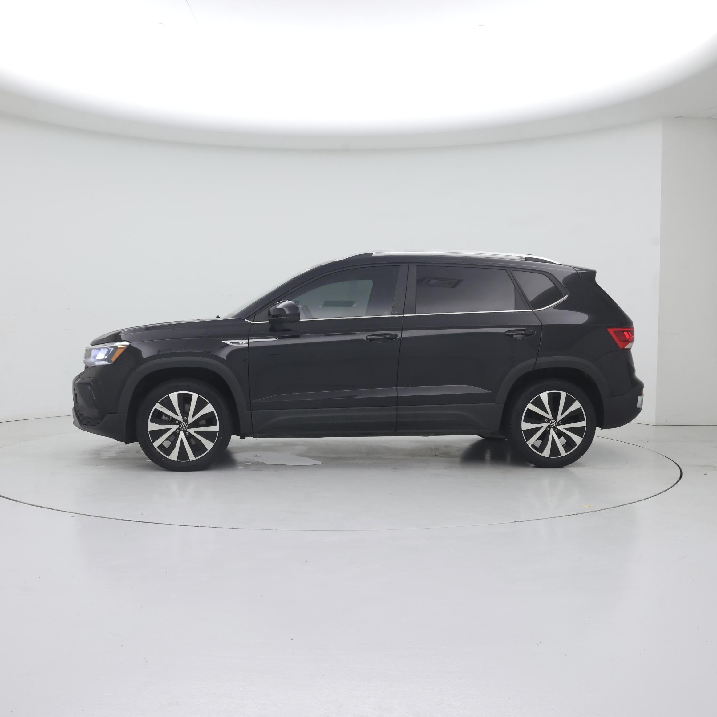Thumbnail: 2023 Volkswagen Taos - 3