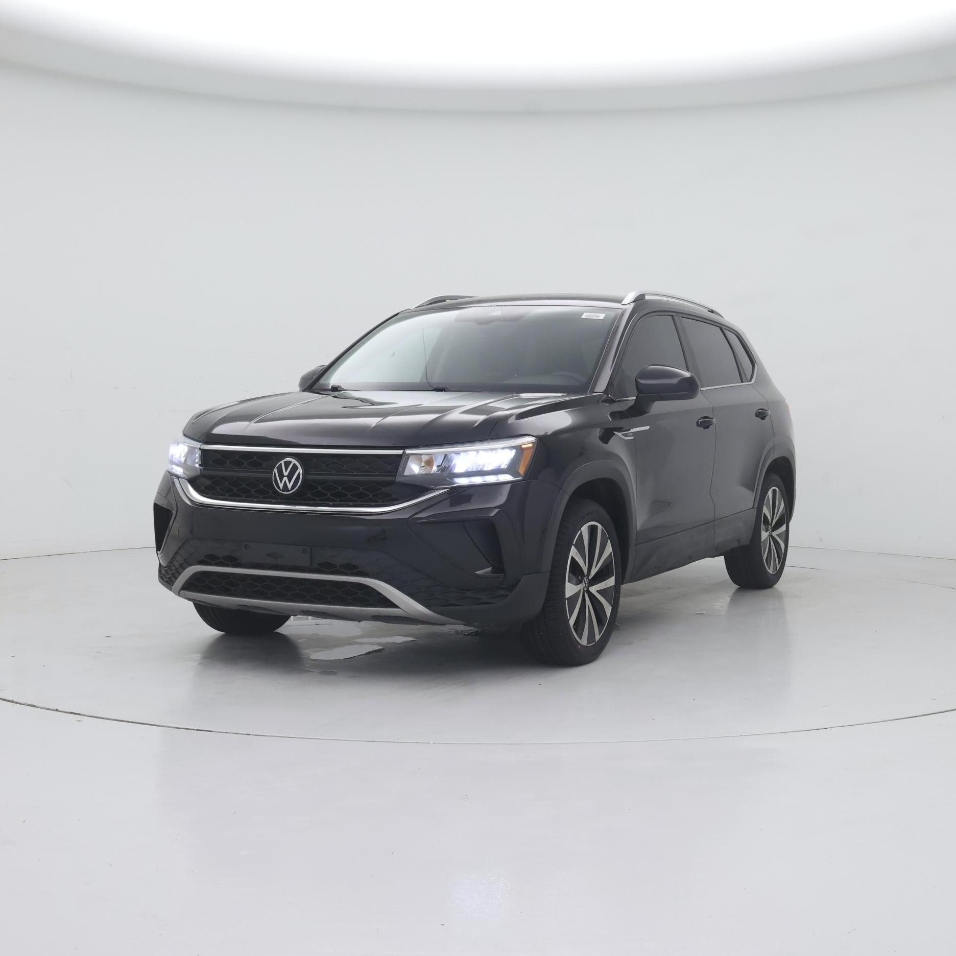 Thumbnail: 2023 Volkswagen Taos - 4