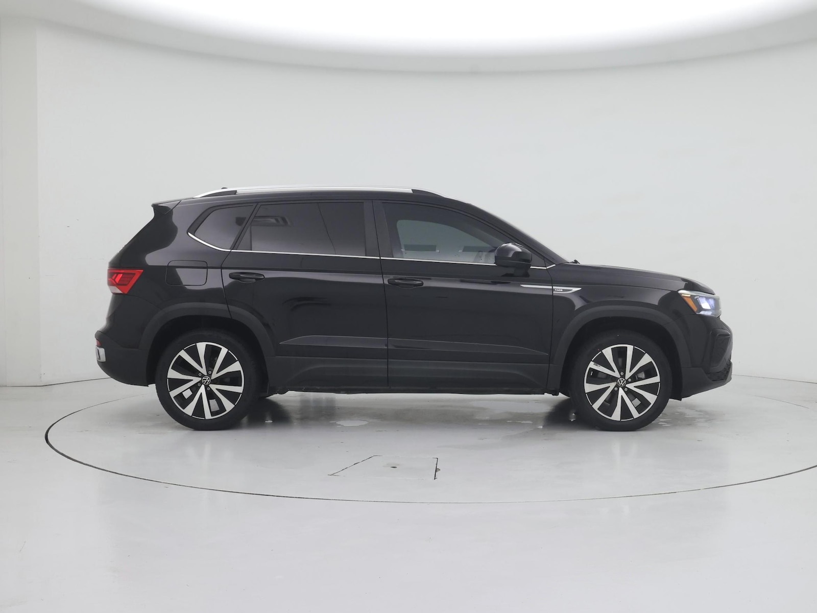 2023 Volkswagen Taos SE - Photo 8