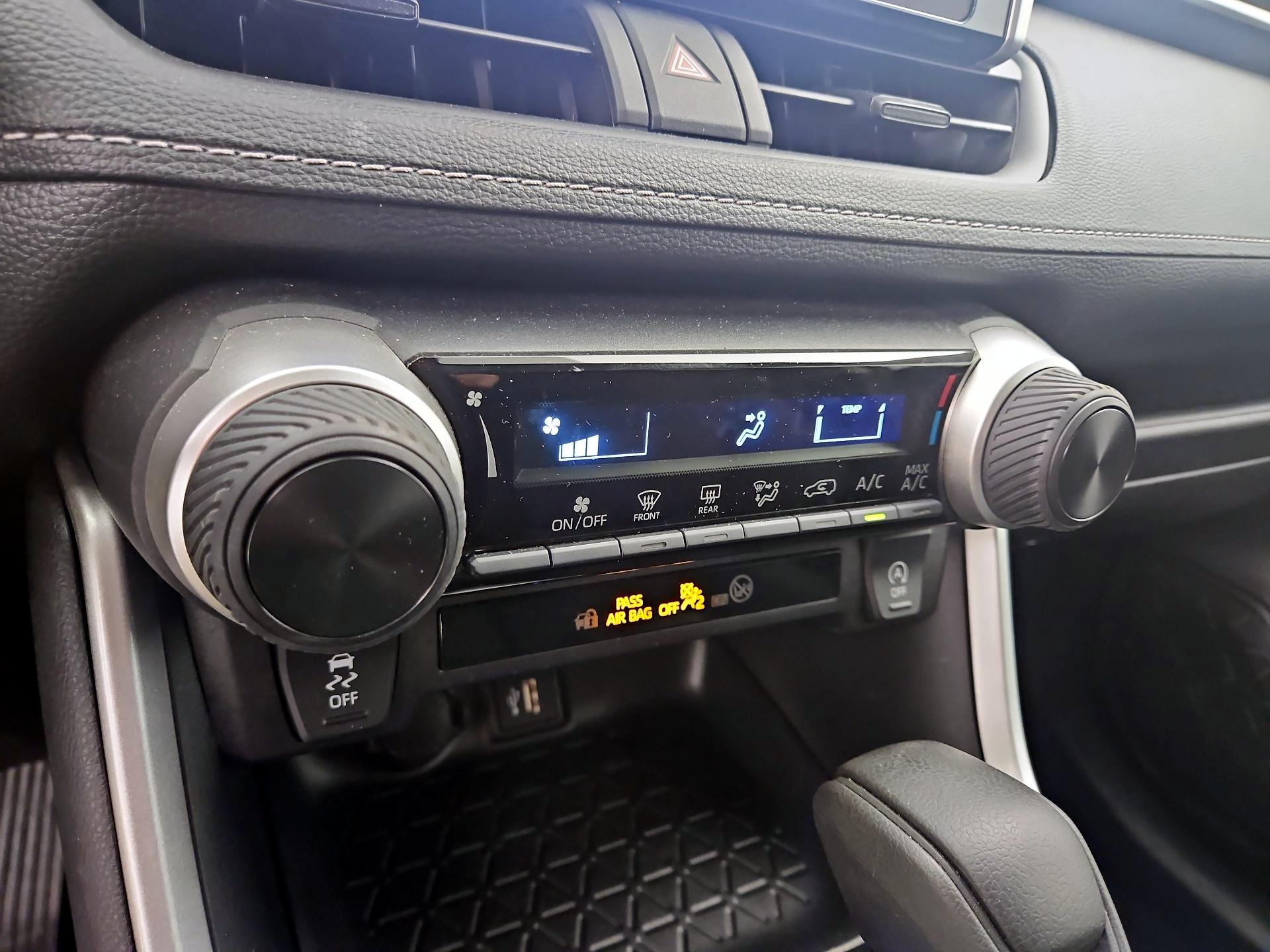 Thumbnail: 2025 Toyota RAV4 - 16