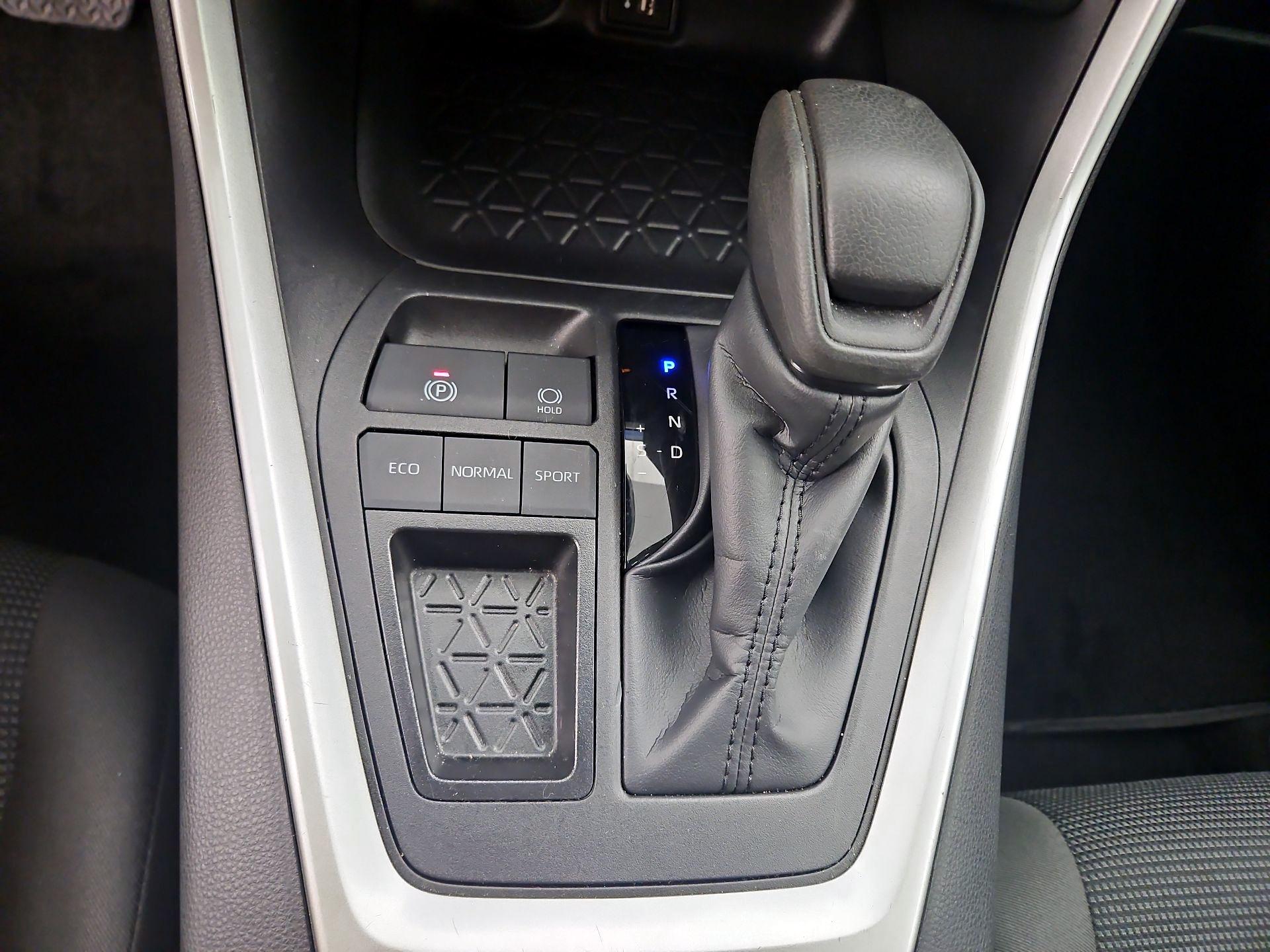 Thumbnail: 2025 Toyota RAV4 - 17