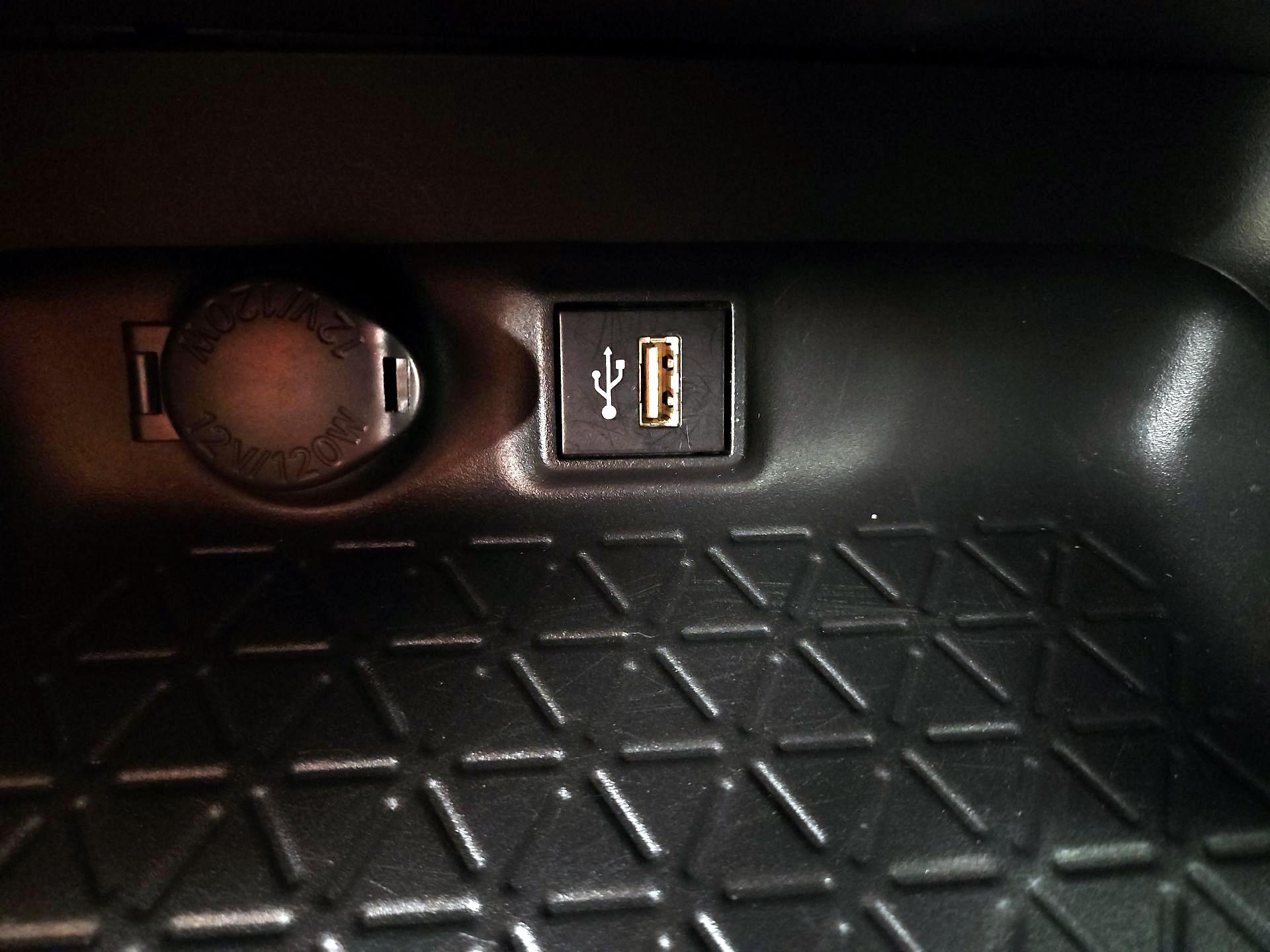 Thumbnail: 2025 Toyota RAV4 - 18