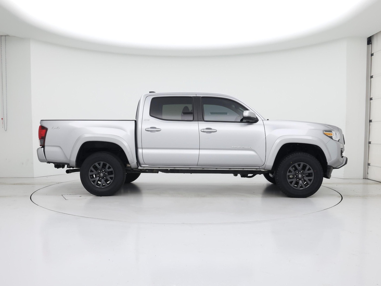 2023 Toyota Tacoma SR5 - Photo 8