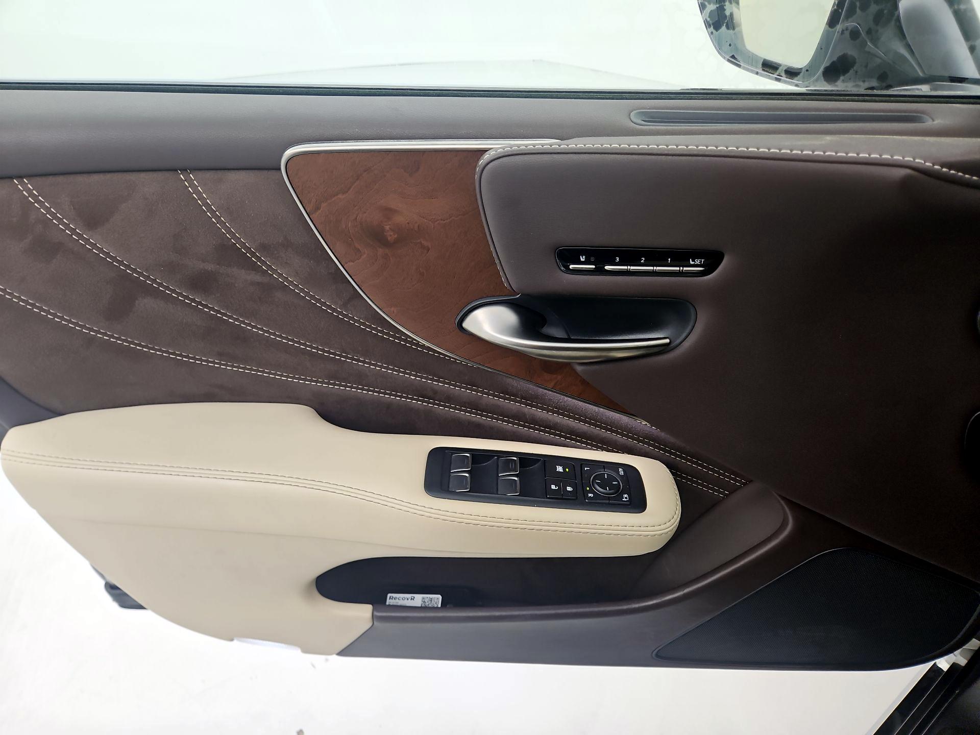 Thumbnail: 2019 Lexus LS - 12