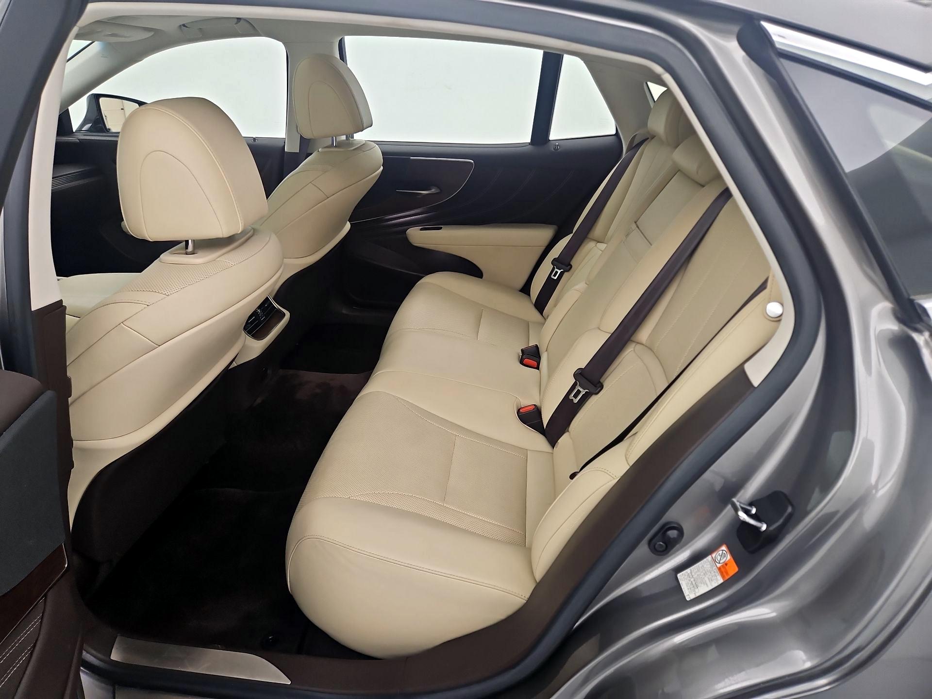 Thumbnail: 2019 Lexus LS - 20