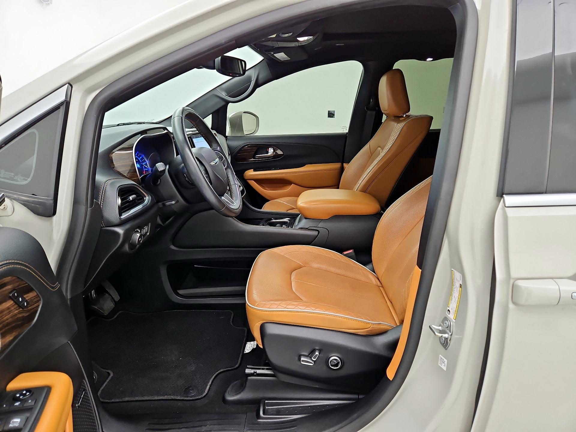 Thumbnail: 2021 Chrysler Pacifica - 11