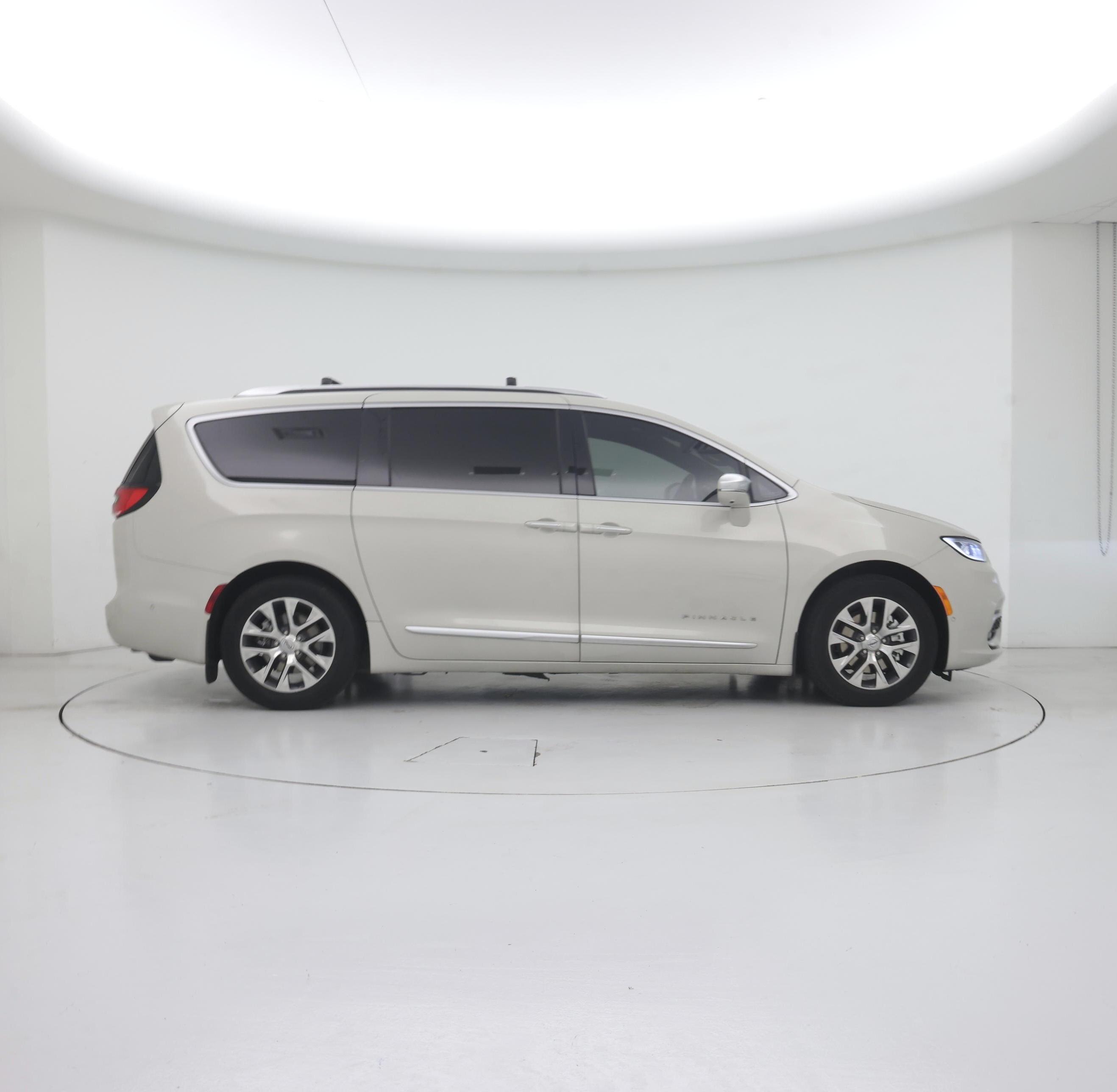 Thumbnail: 2021 Chrysler Pacifica - 7