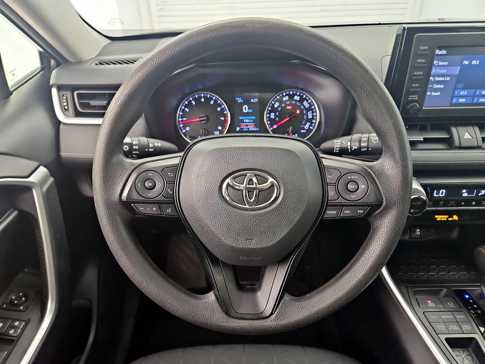 Thumbnail: 2019 Toyota RAV4 - 10