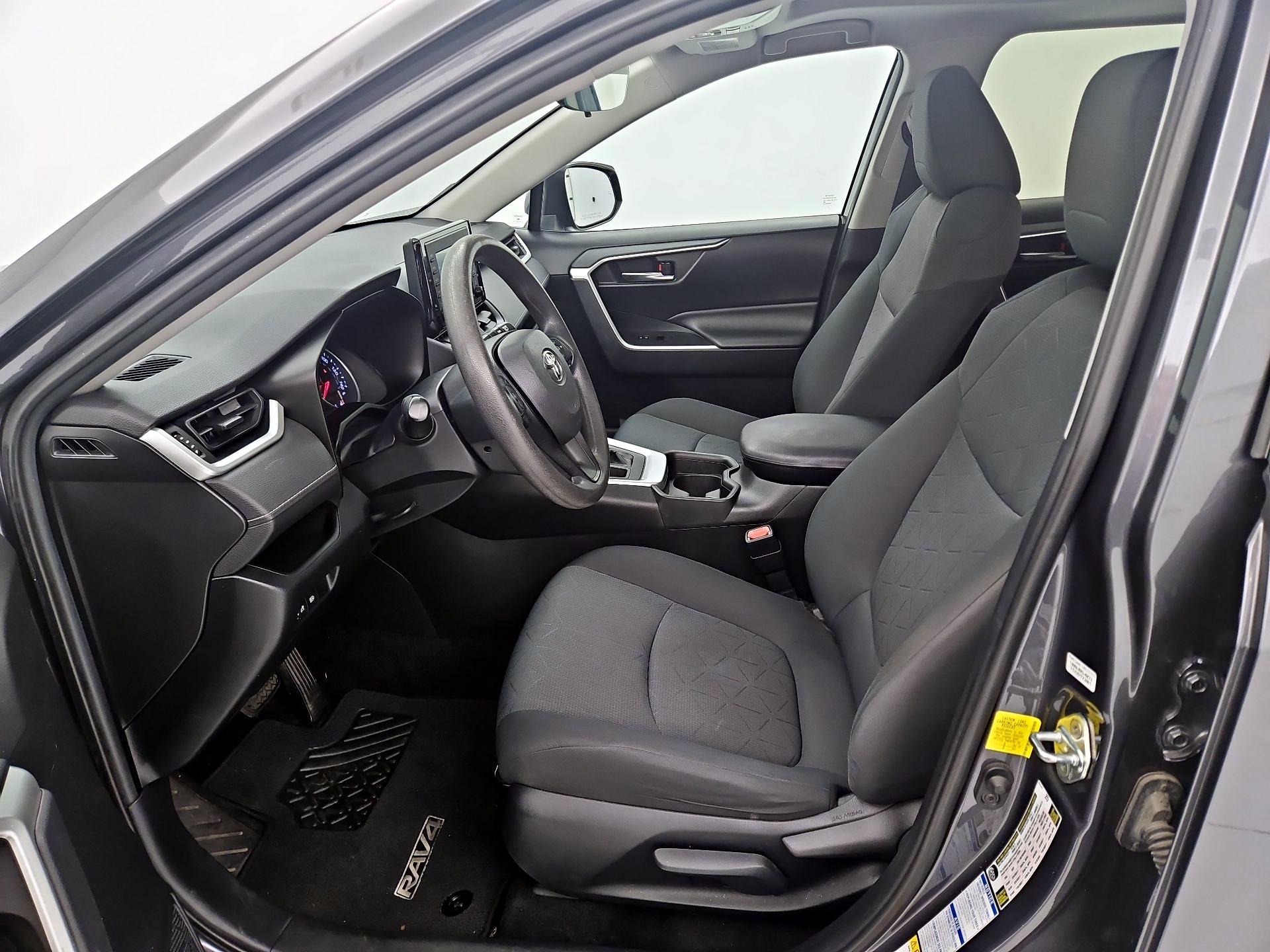 Thumbnail: 2019 Toyota RAV4 - 11