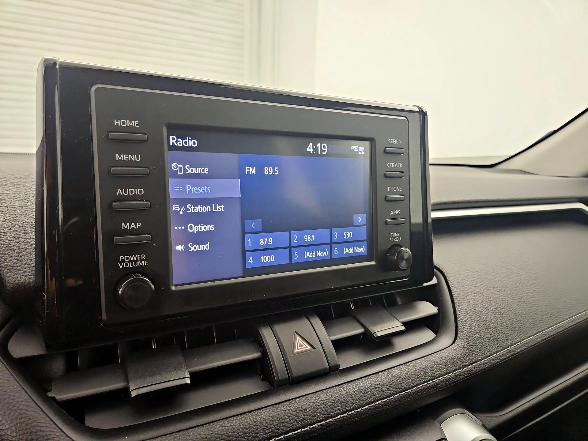 Thumbnail: 2019 Toyota RAV4 - 15