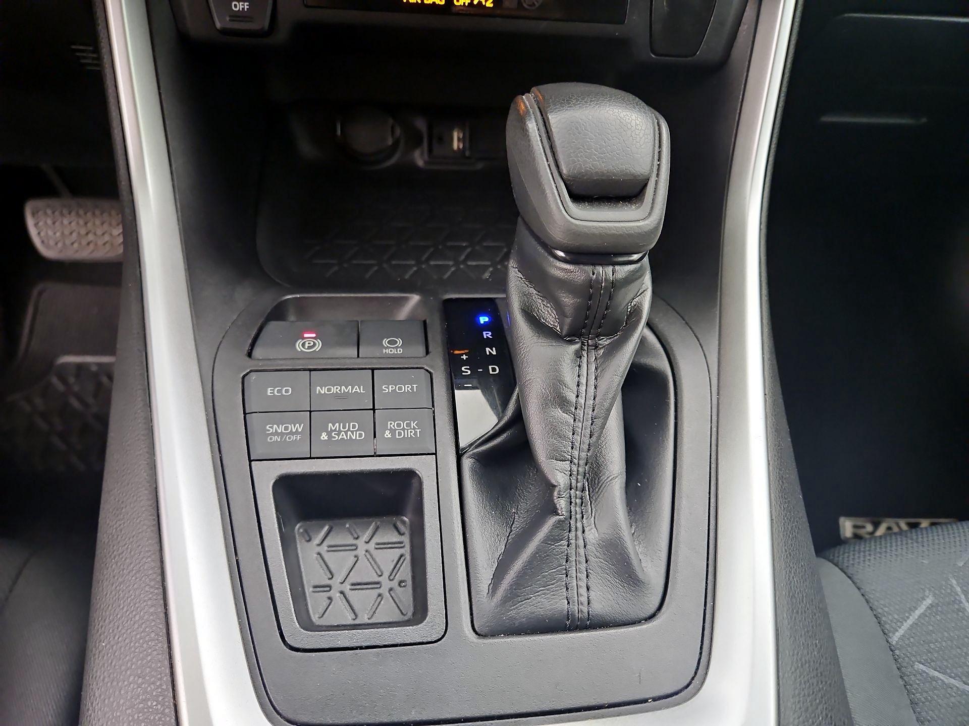 Thumbnail: 2019 Toyota RAV4 - 17