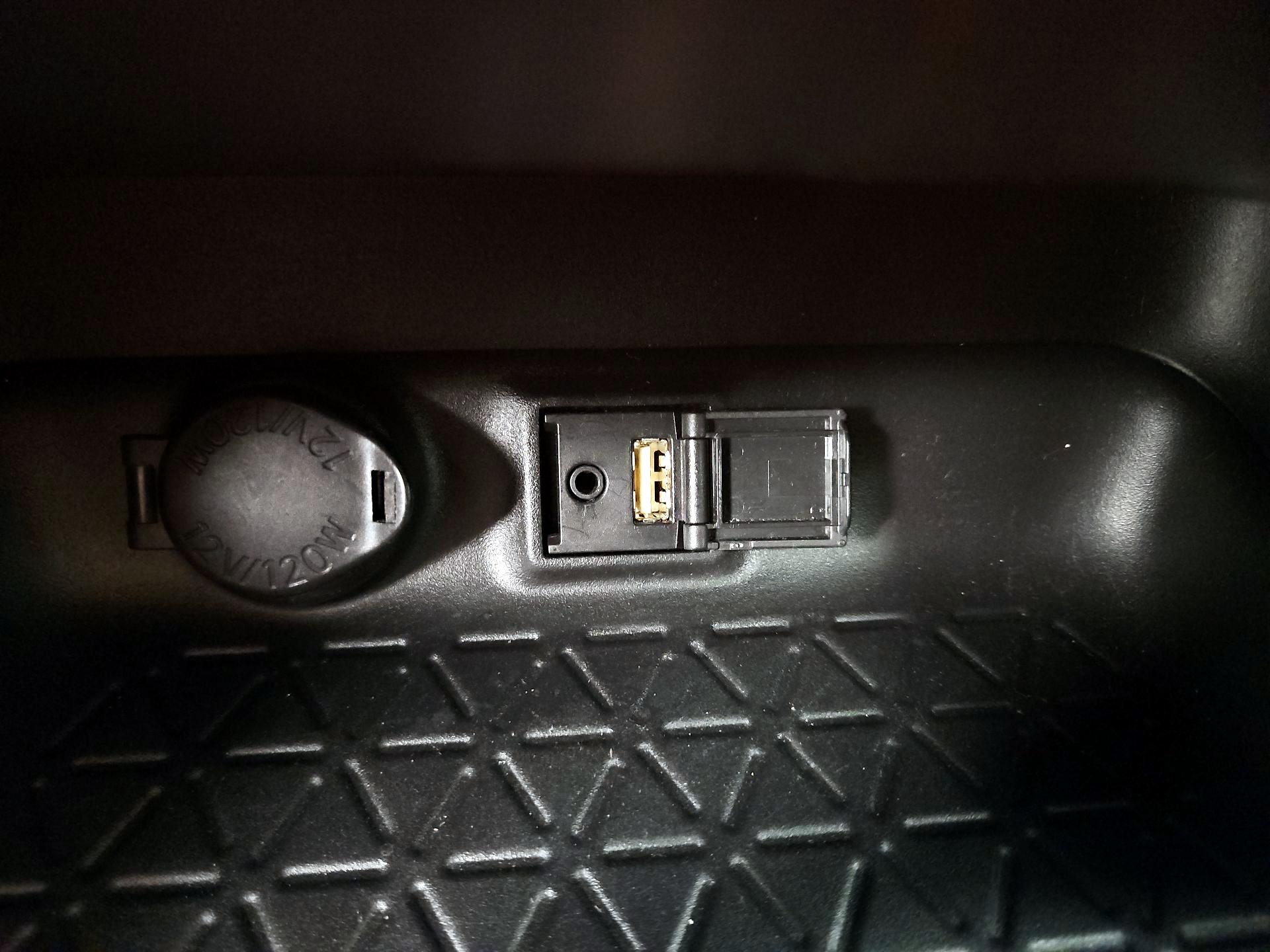 Thumbnail: 2019 Toyota RAV4 - 18