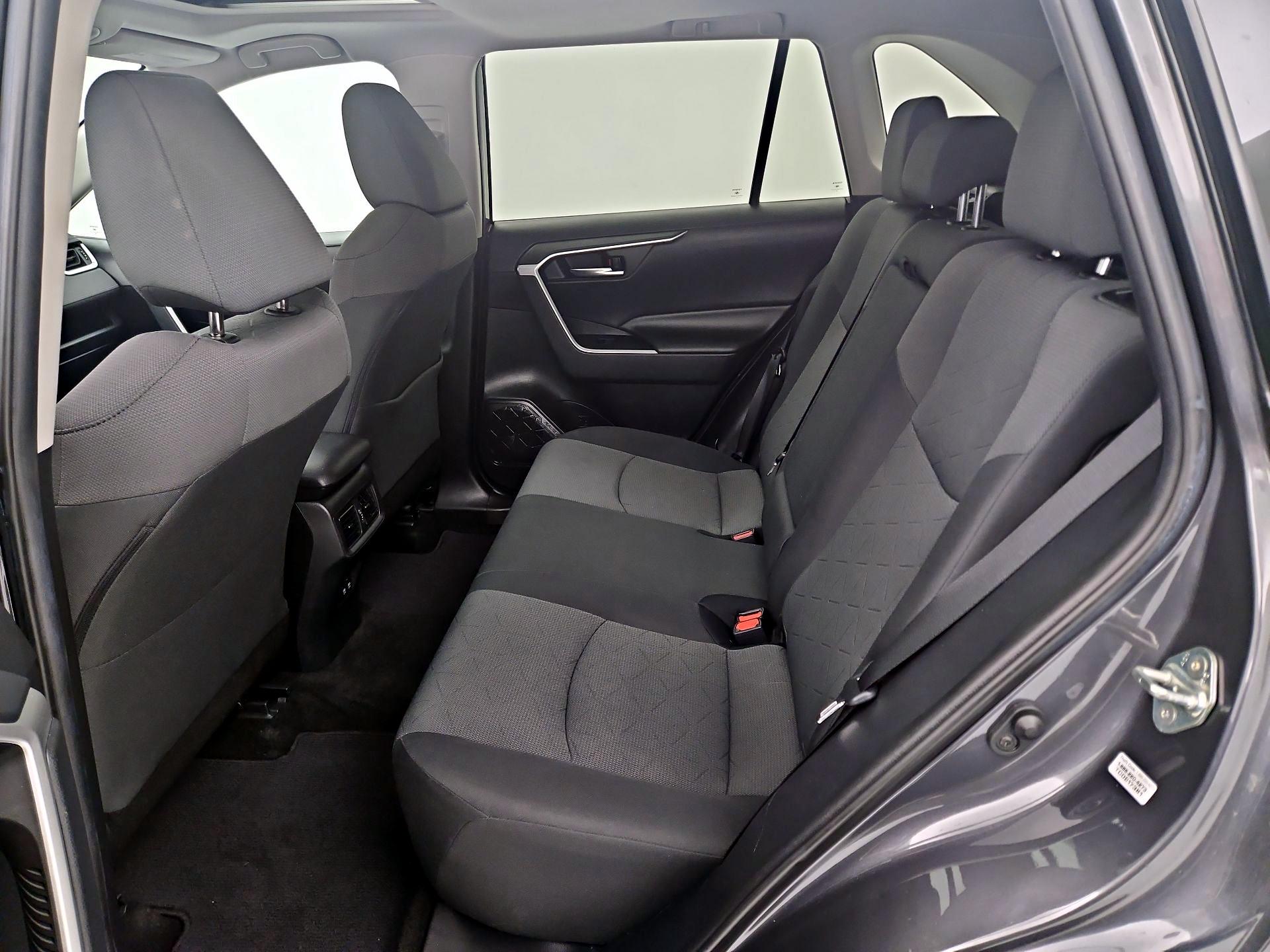 Thumbnail: 2019 Toyota RAV4 - 20