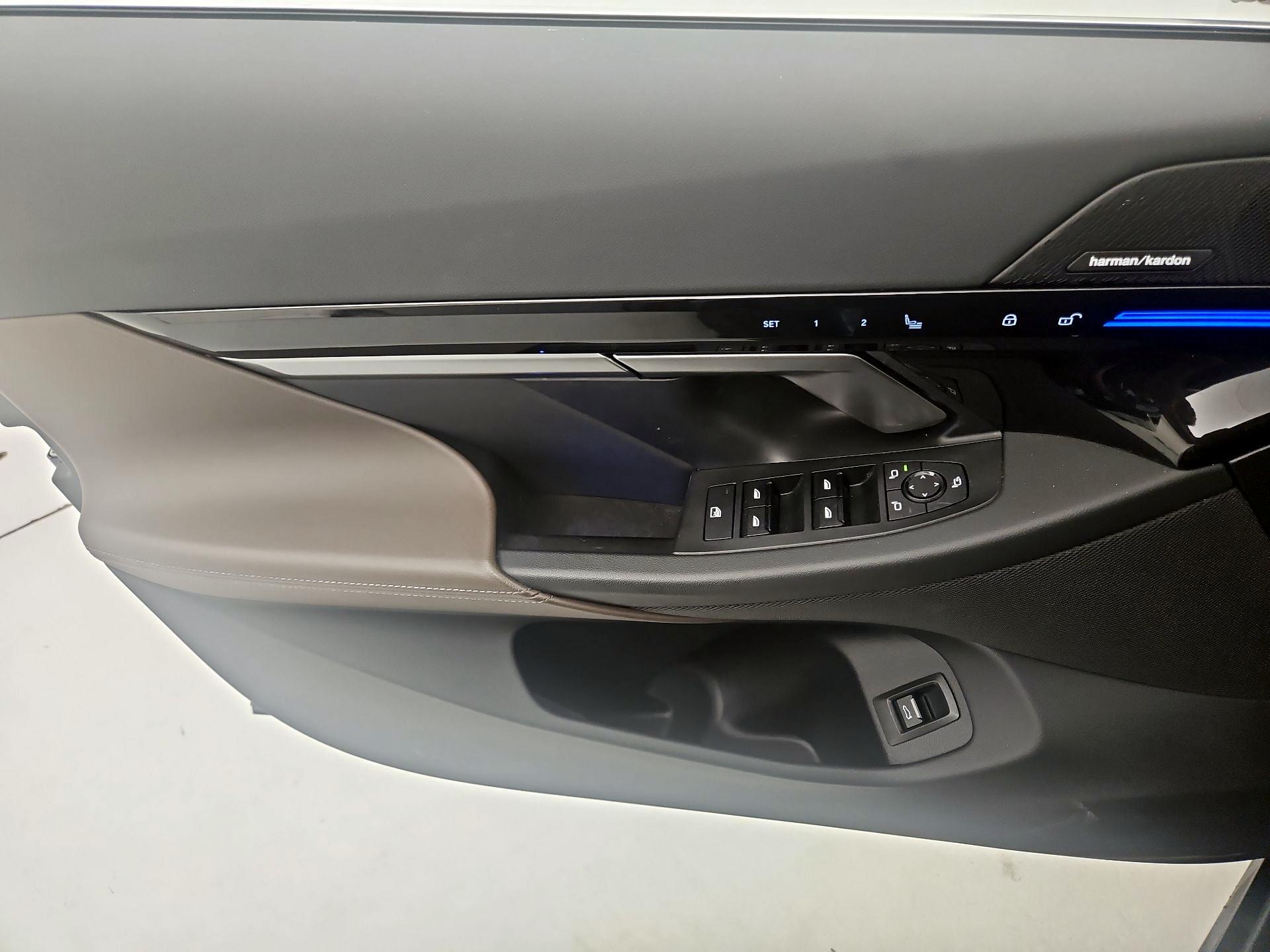 Thumbnail: 2024 BMW 5 Series - 12