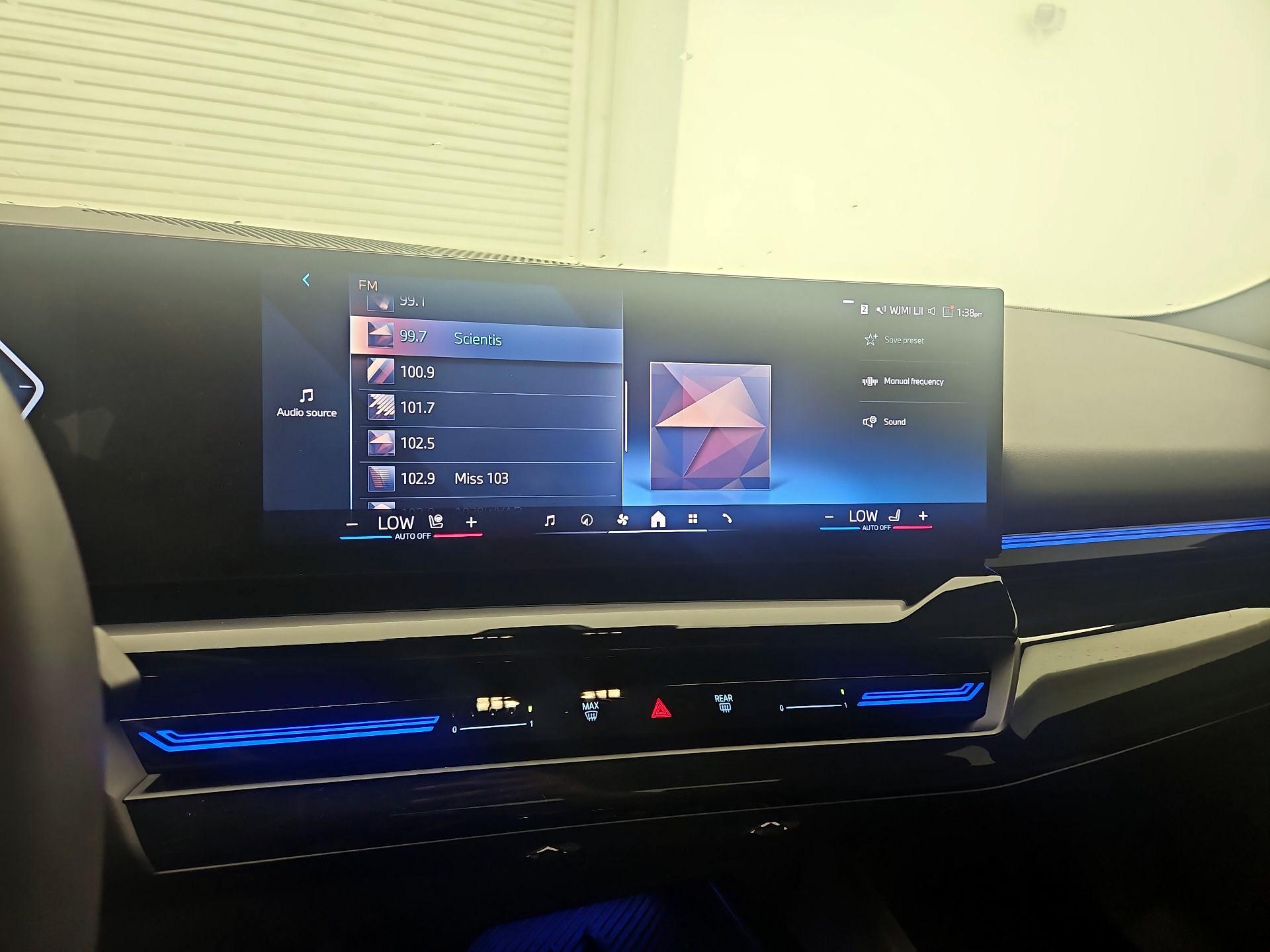 Thumbnail: 2024 BMW 5 Series - 16