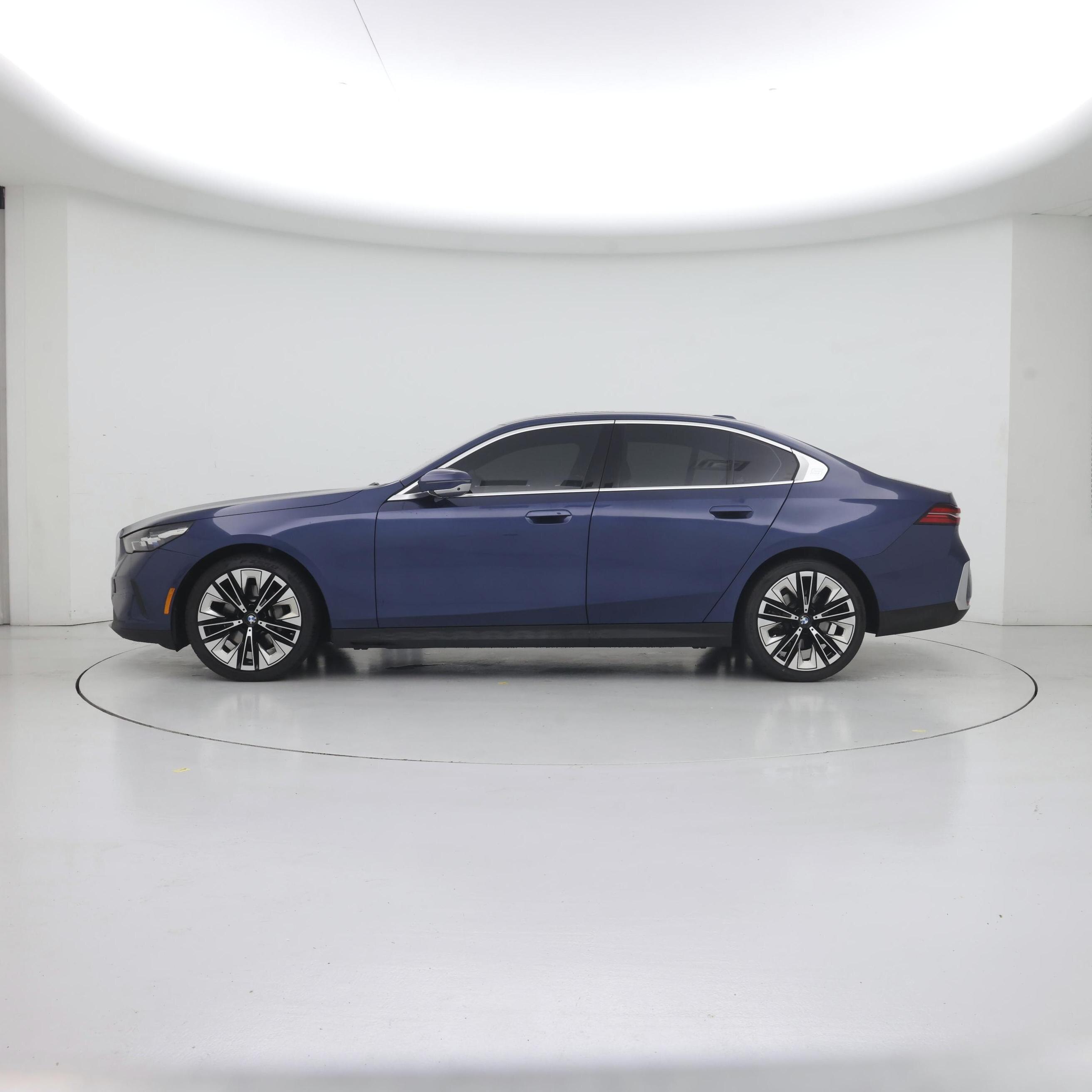 Thumbnail: 2024 BMW 5 Series - 3