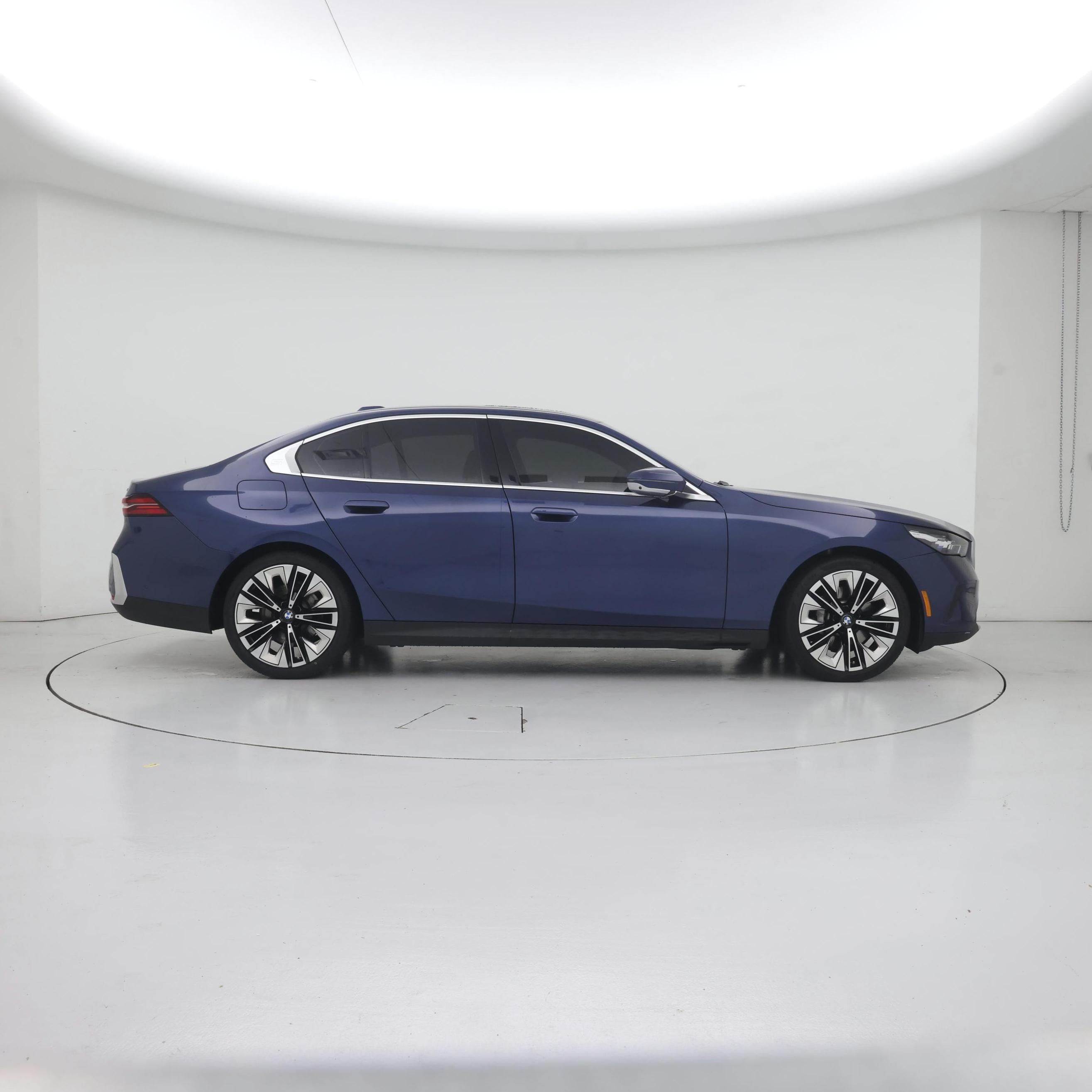 Thumbnail: 2024 BMW 5 Series - 7