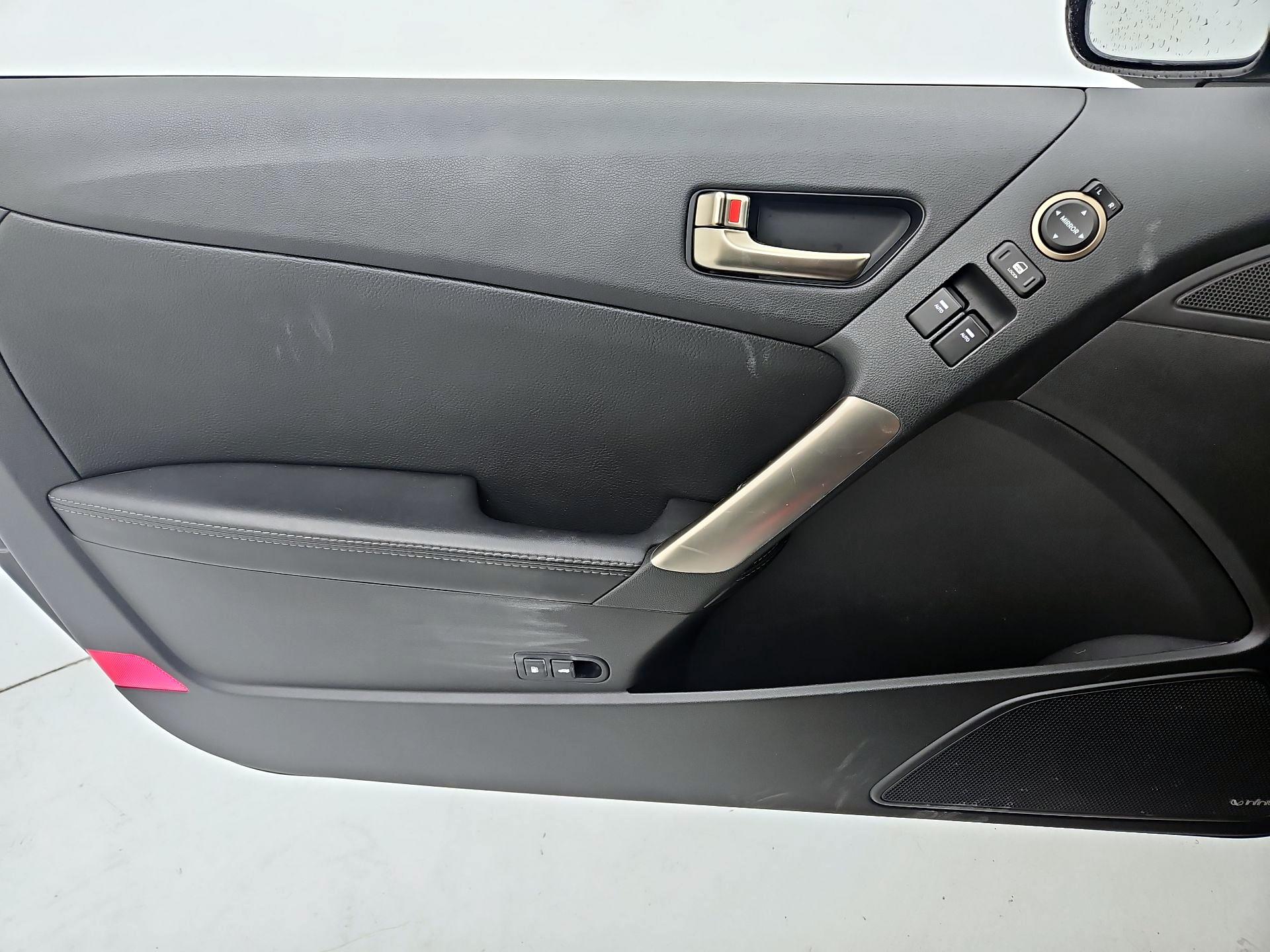 Thumbnail: 2016 Hyundai Genesis - 12