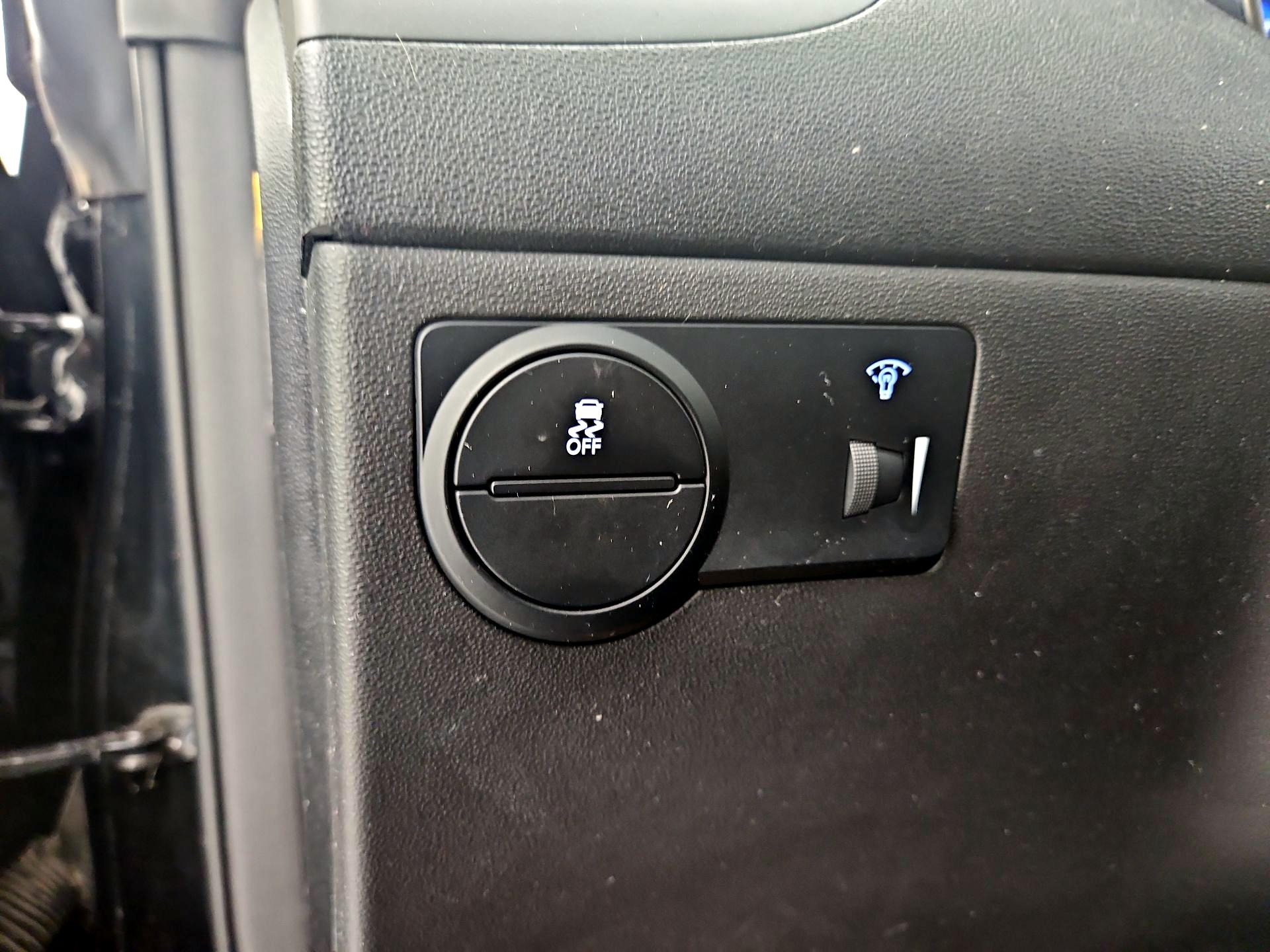 Thumbnail: 2016 Hyundai Genesis - 13