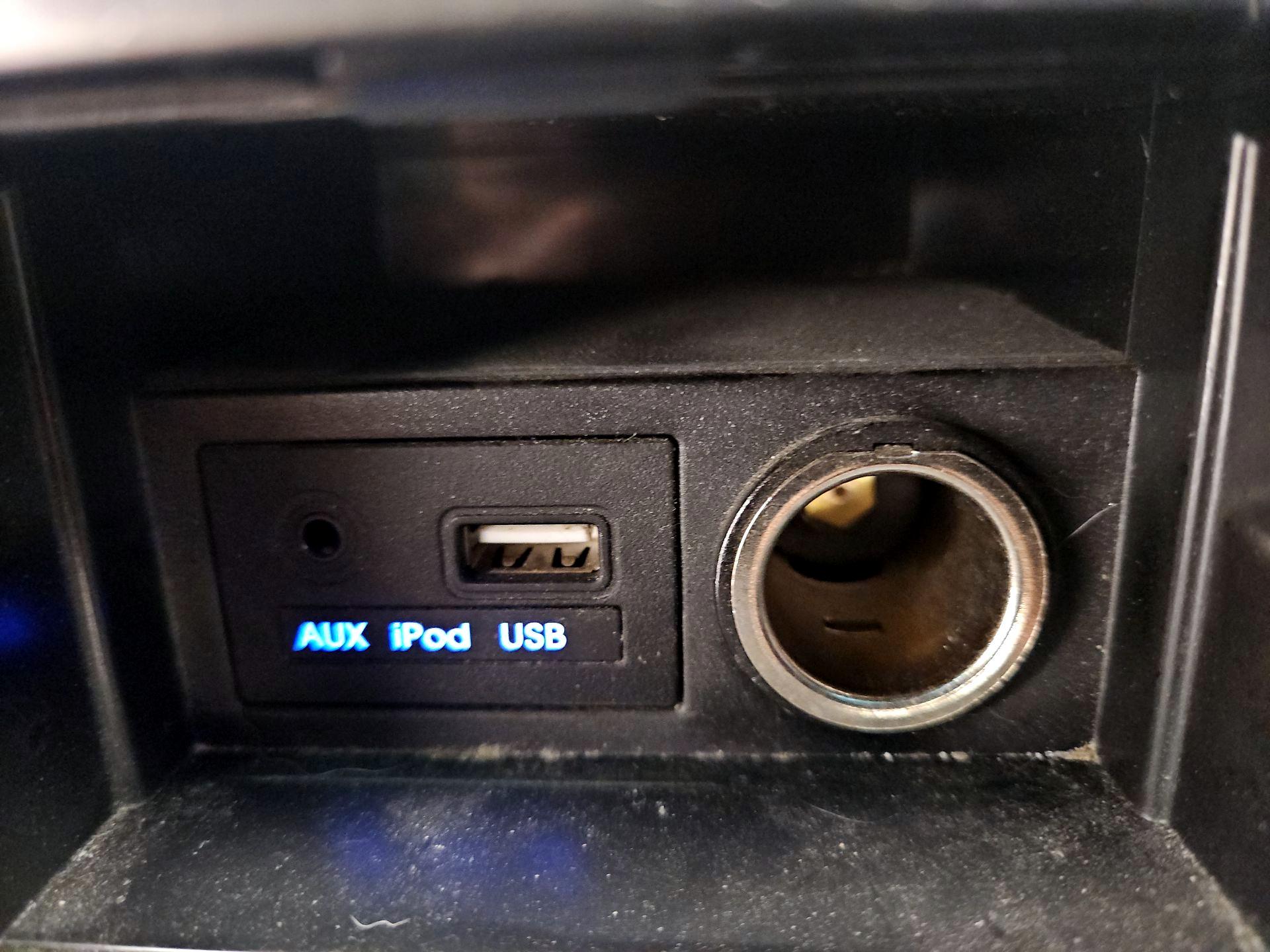 Thumbnail: 2016 Hyundai Genesis - 18