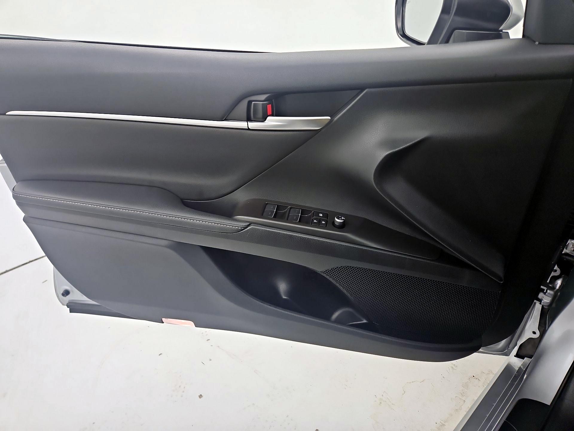 Thumbnail: 2023 Toyota Camry - 12