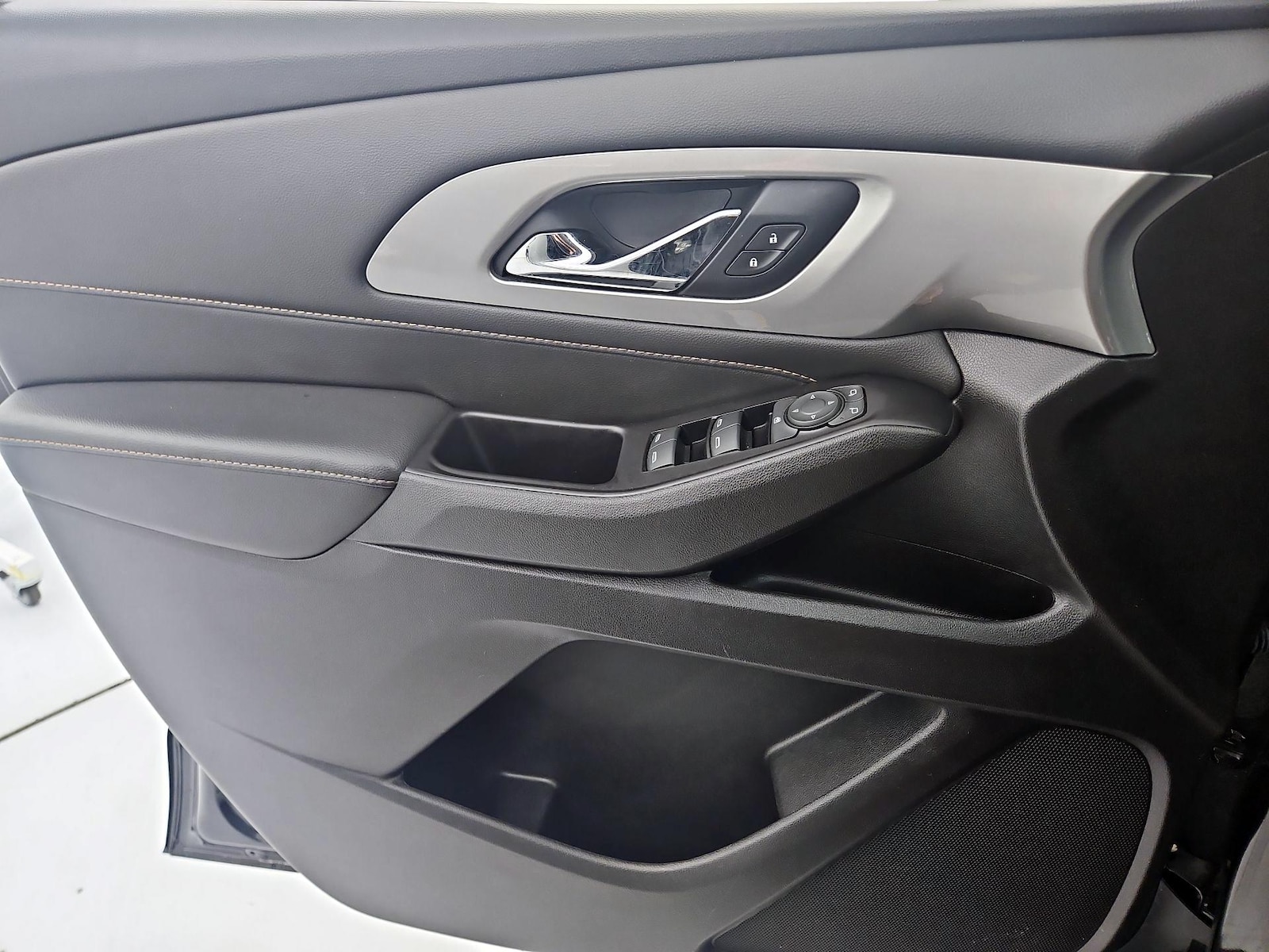 2019 Chevrolet Traverse LS - Photo 13