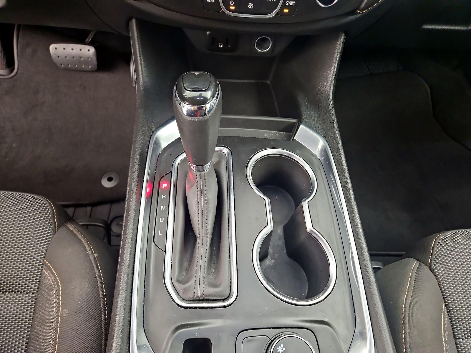 2019 Chevrolet Traverse LS - Photo 18