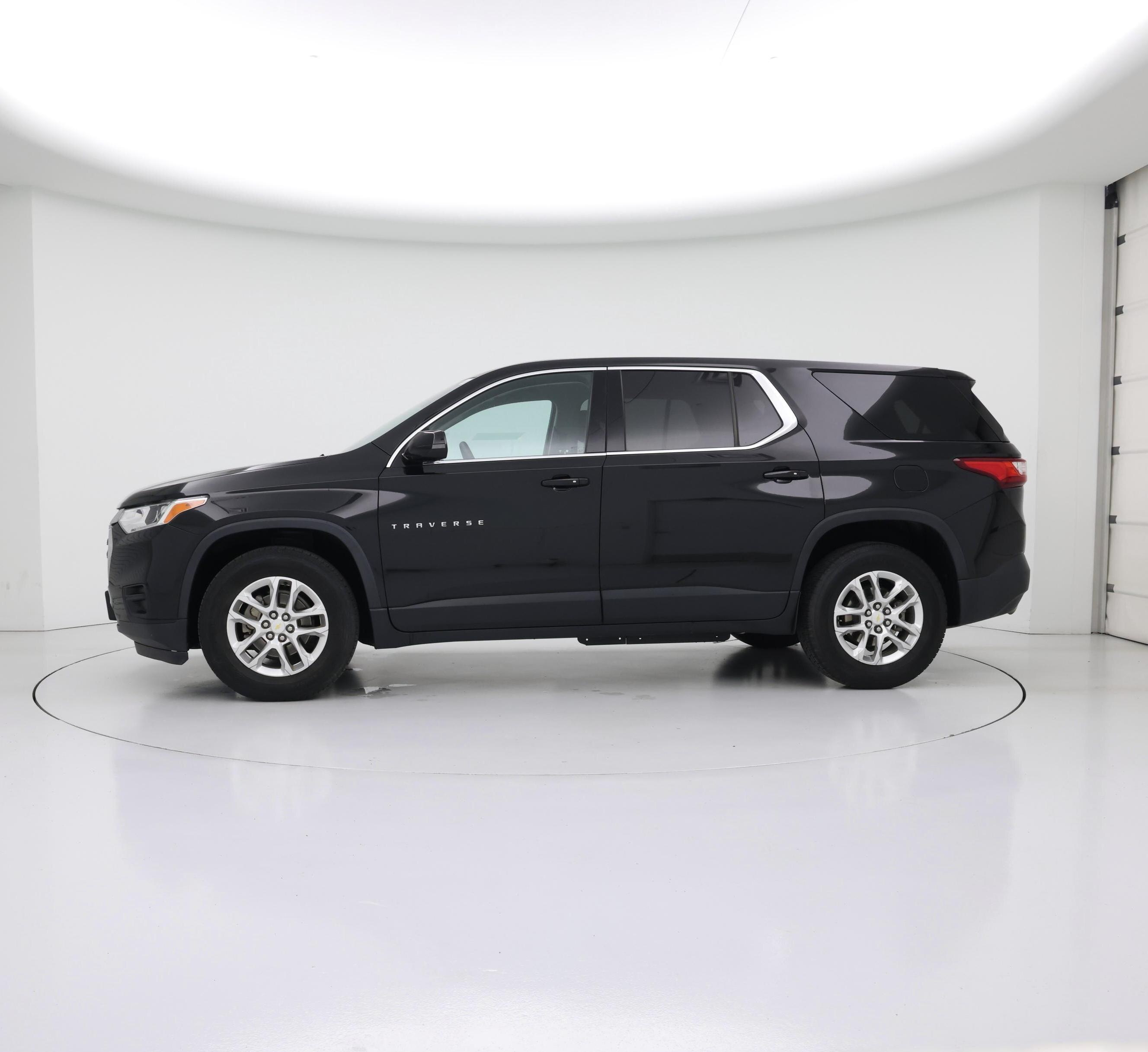 Thumbnail: 2019 Chevrolet Traverse - 3