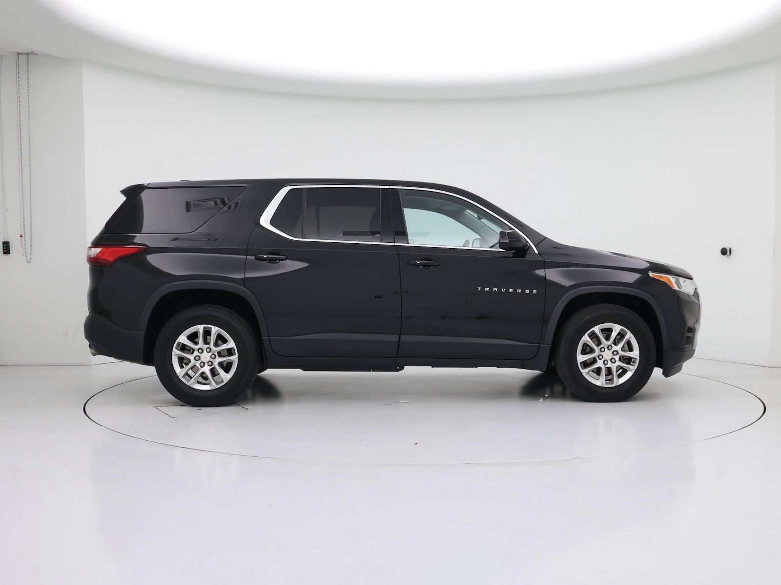 2019 Chevrolet Traverse LS - Photo 8