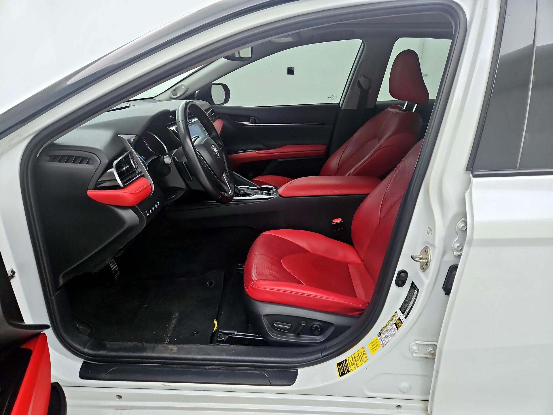 Thumbnail: 2020 Toyota Camry - 11