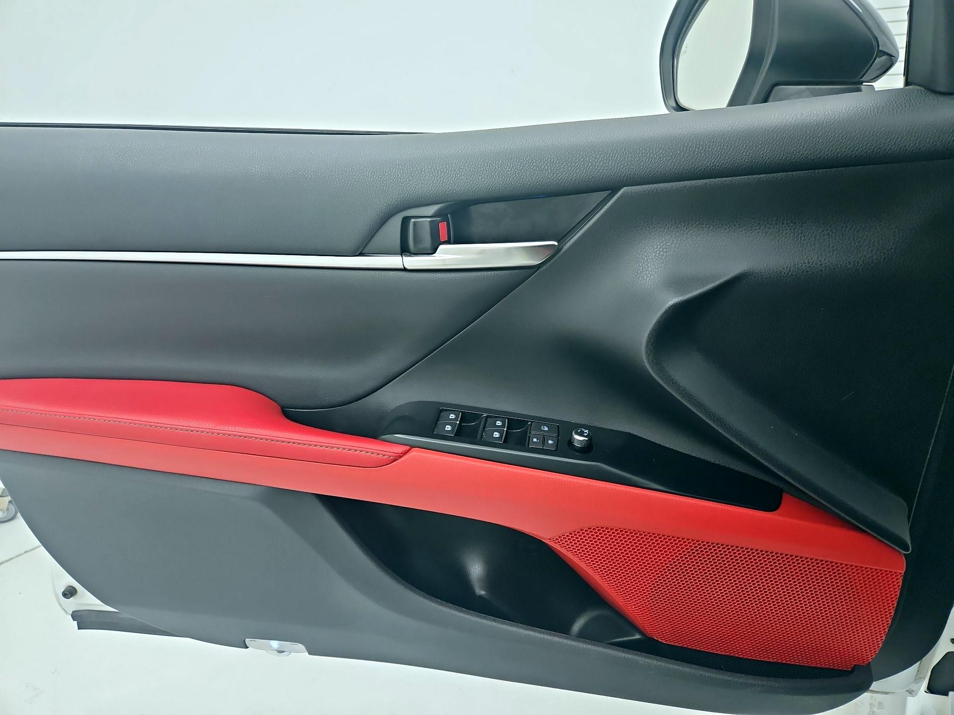 Thumbnail: 2020 Toyota Camry - 12