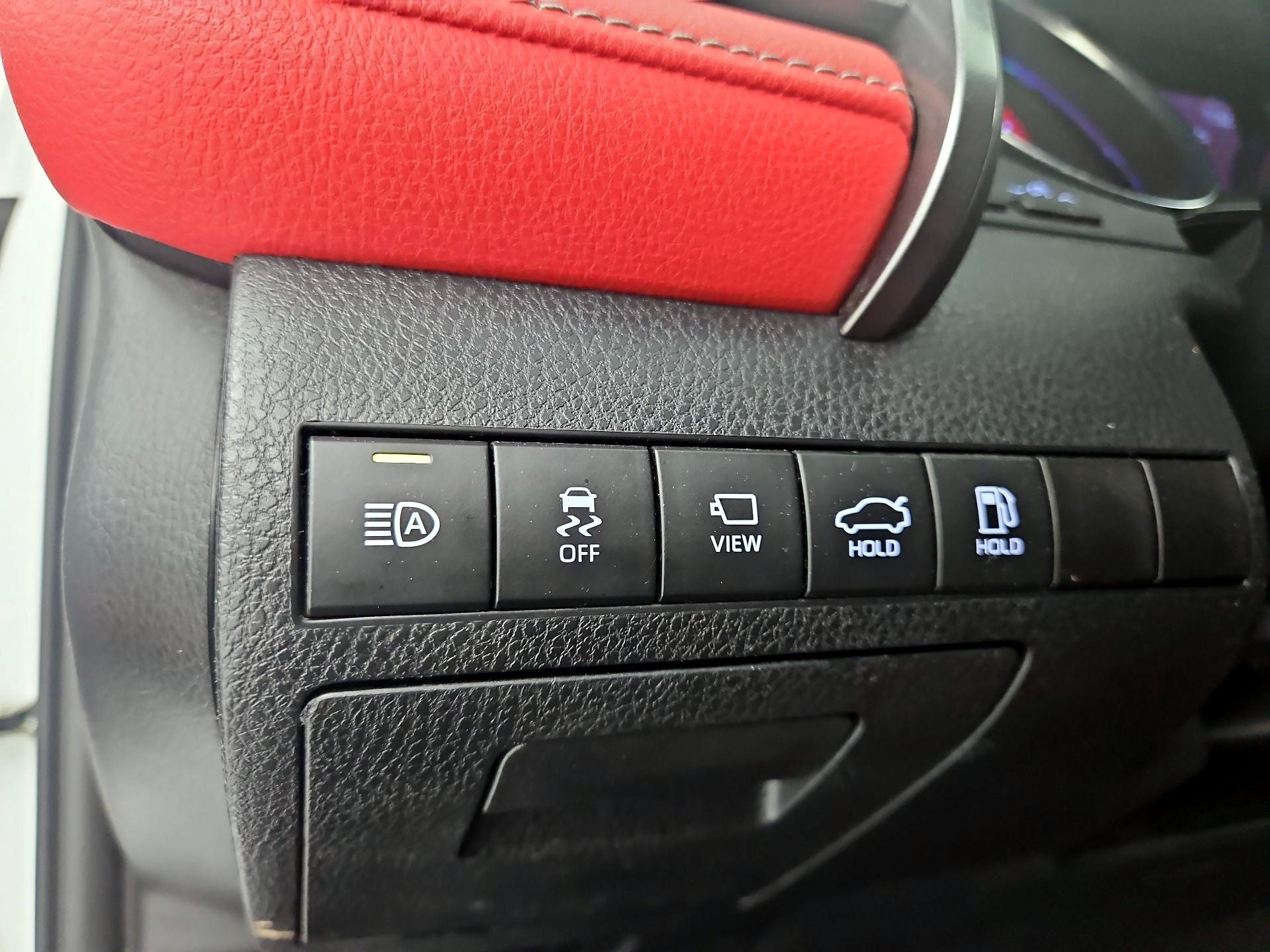 Thumbnail: 2020 Toyota Camry - 13