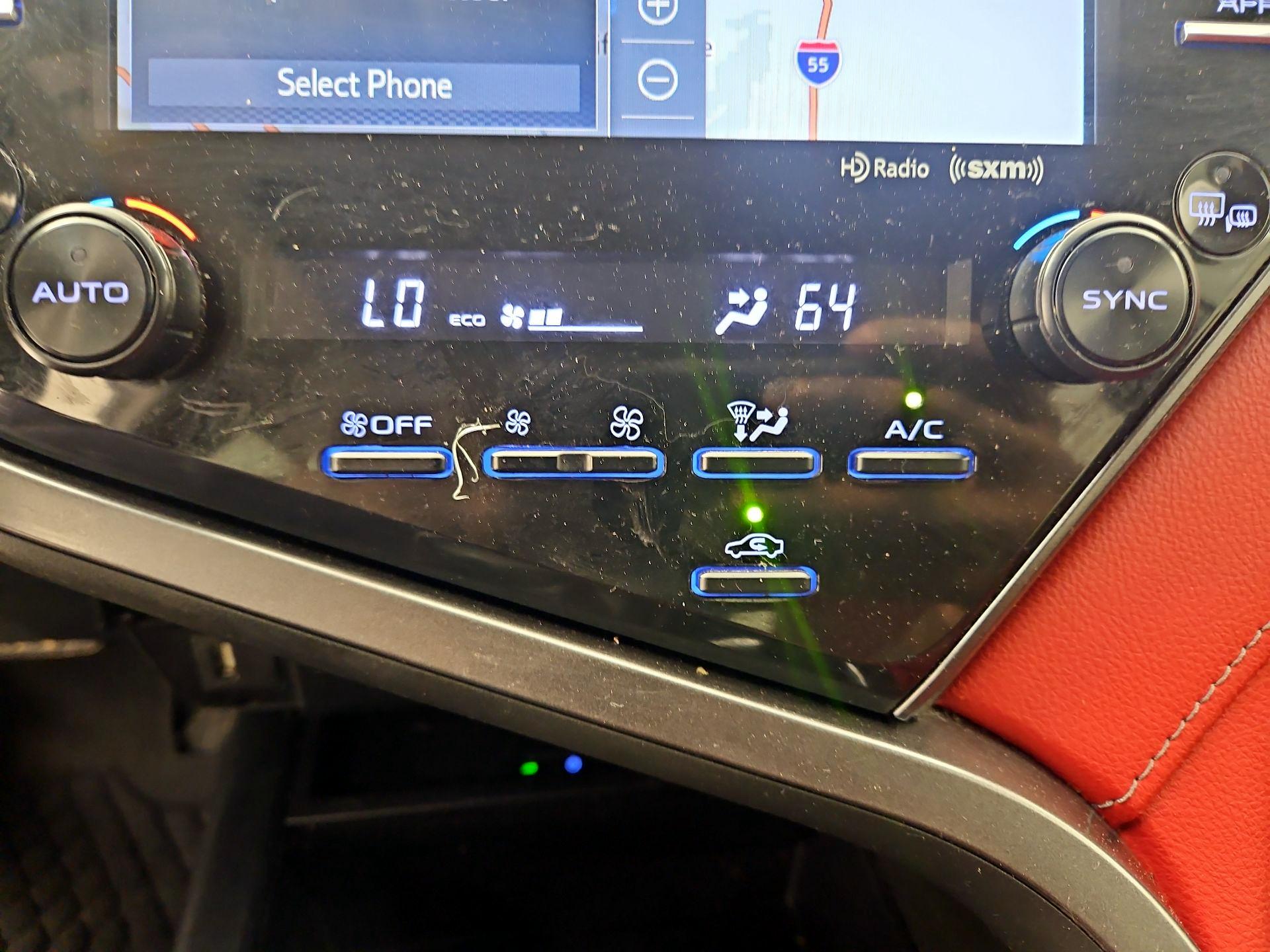 Thumbnail: 2020 Toyota Camry - 17