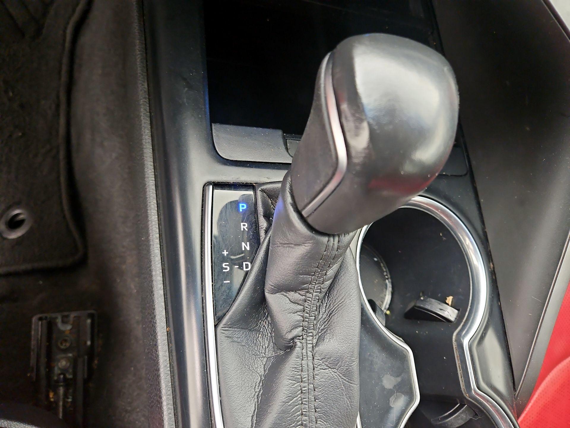 Thumbnail: 2020 Toyota Camry - 18