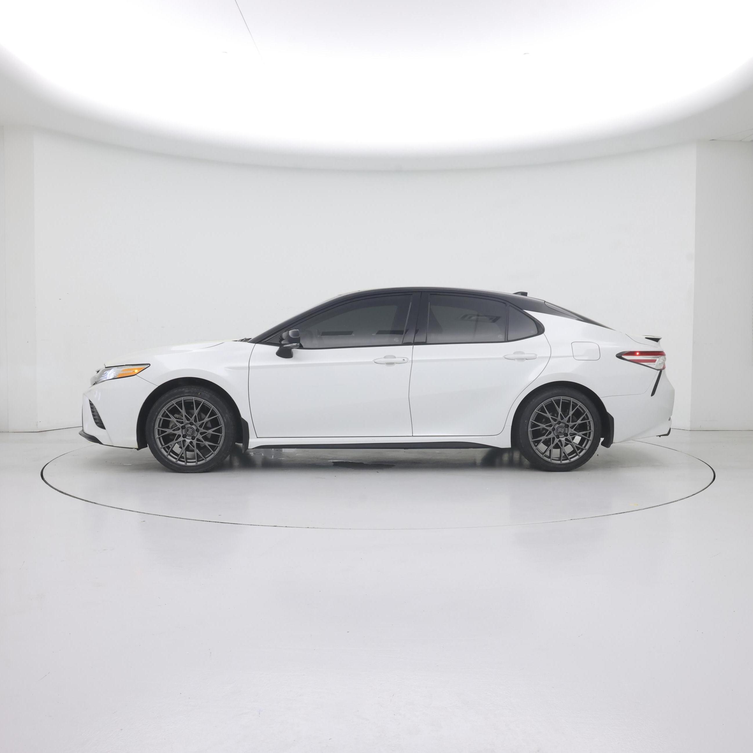 Thumbnail: 2020 Toyota Camry - 3