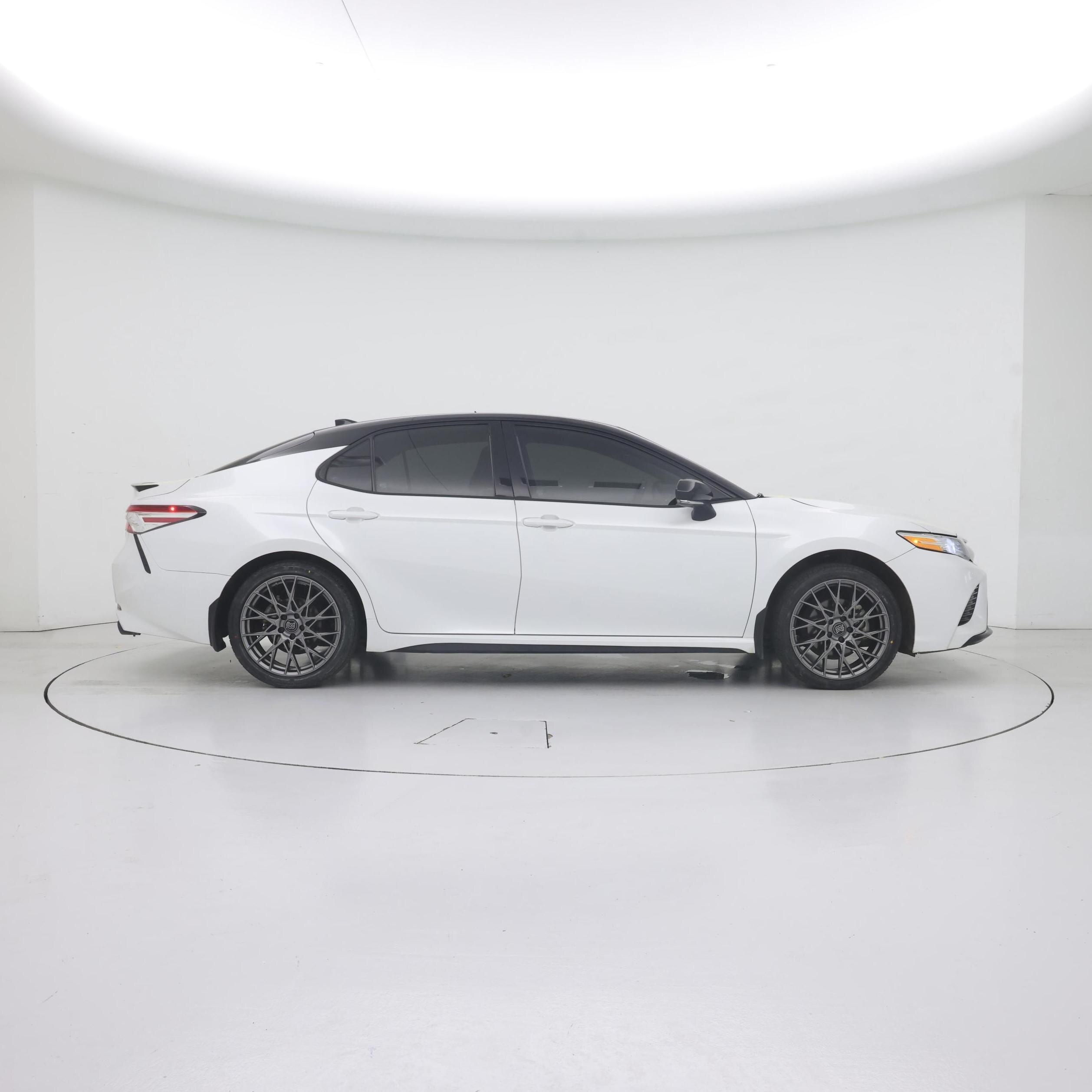 Thumbnail: 2020 Toyota Camry - 7