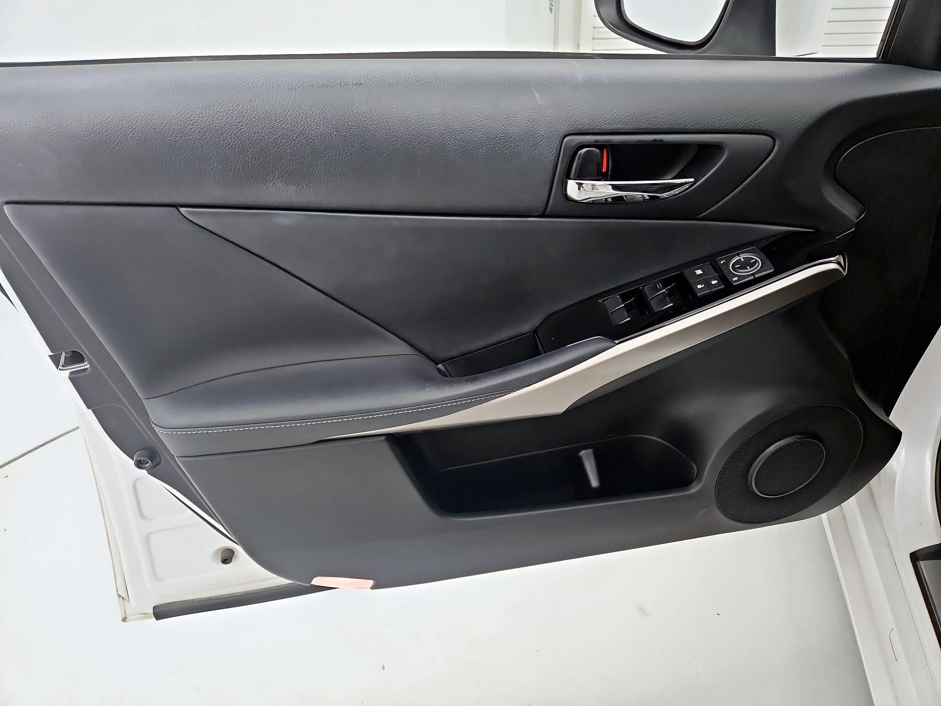 Thumbnail: 2016 Lexus IS - 12