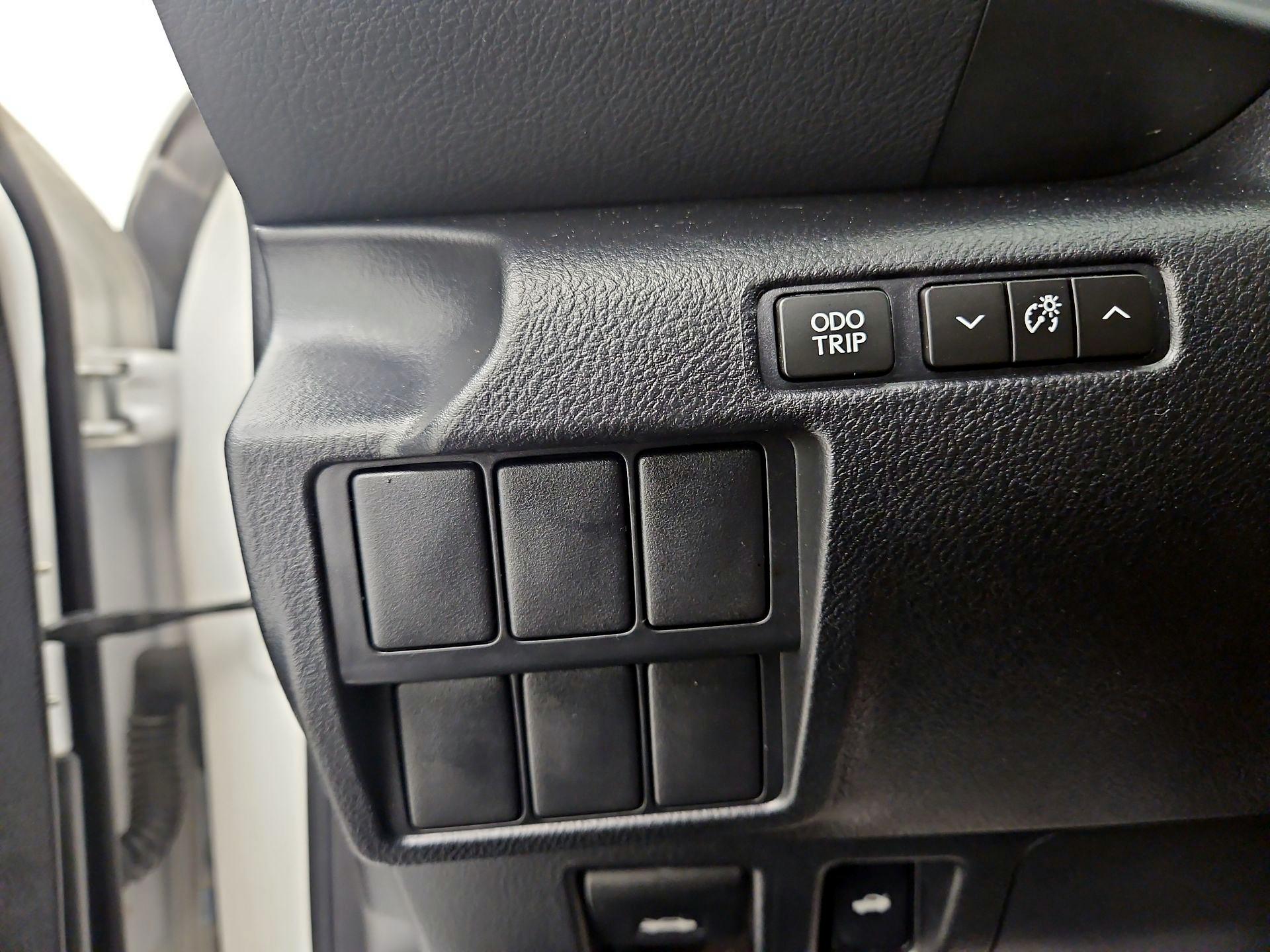 Thumbnail: 2016 Lexus IS - 13