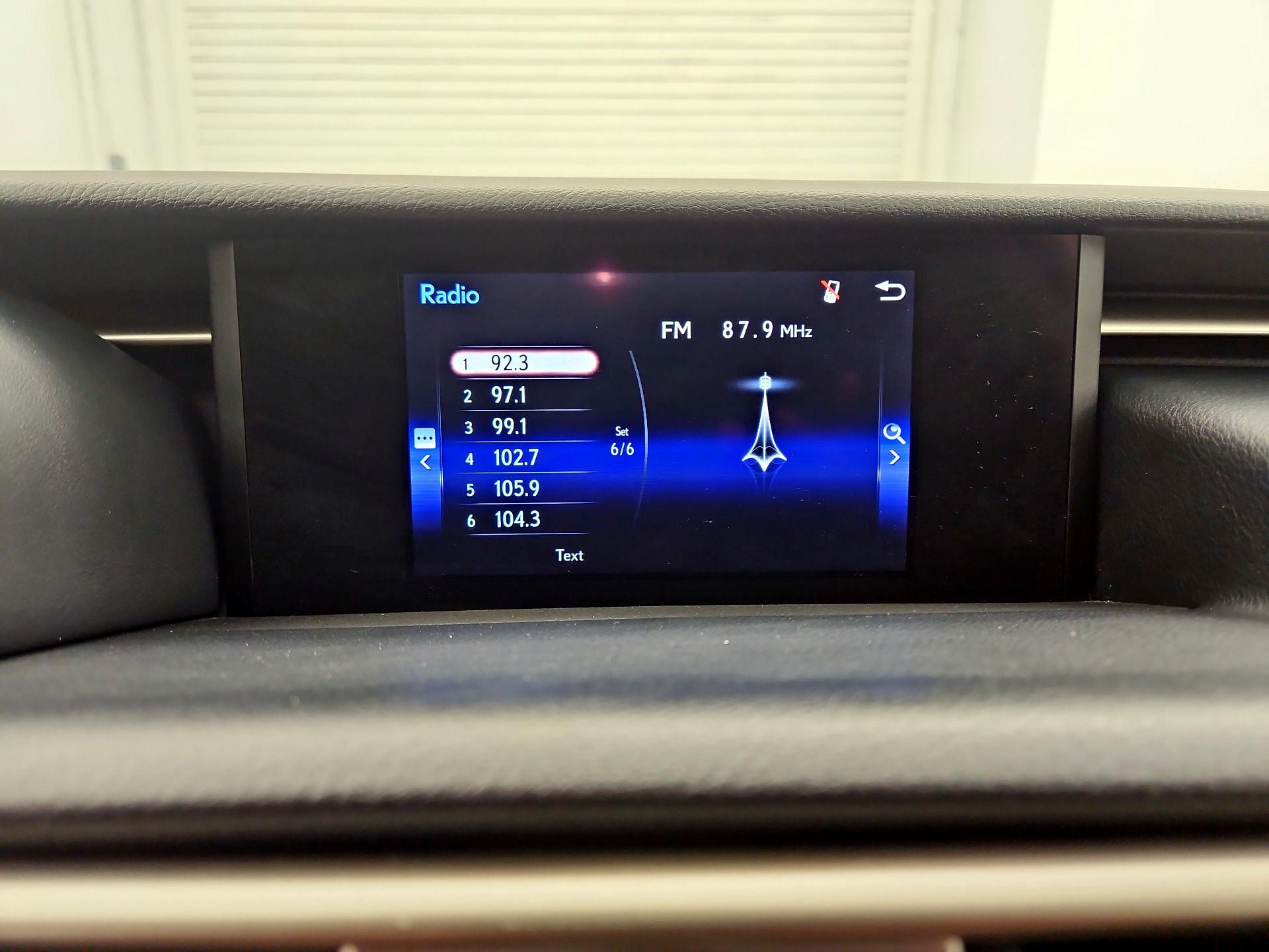 Thumbnail: 2016 Lexus IS - 15