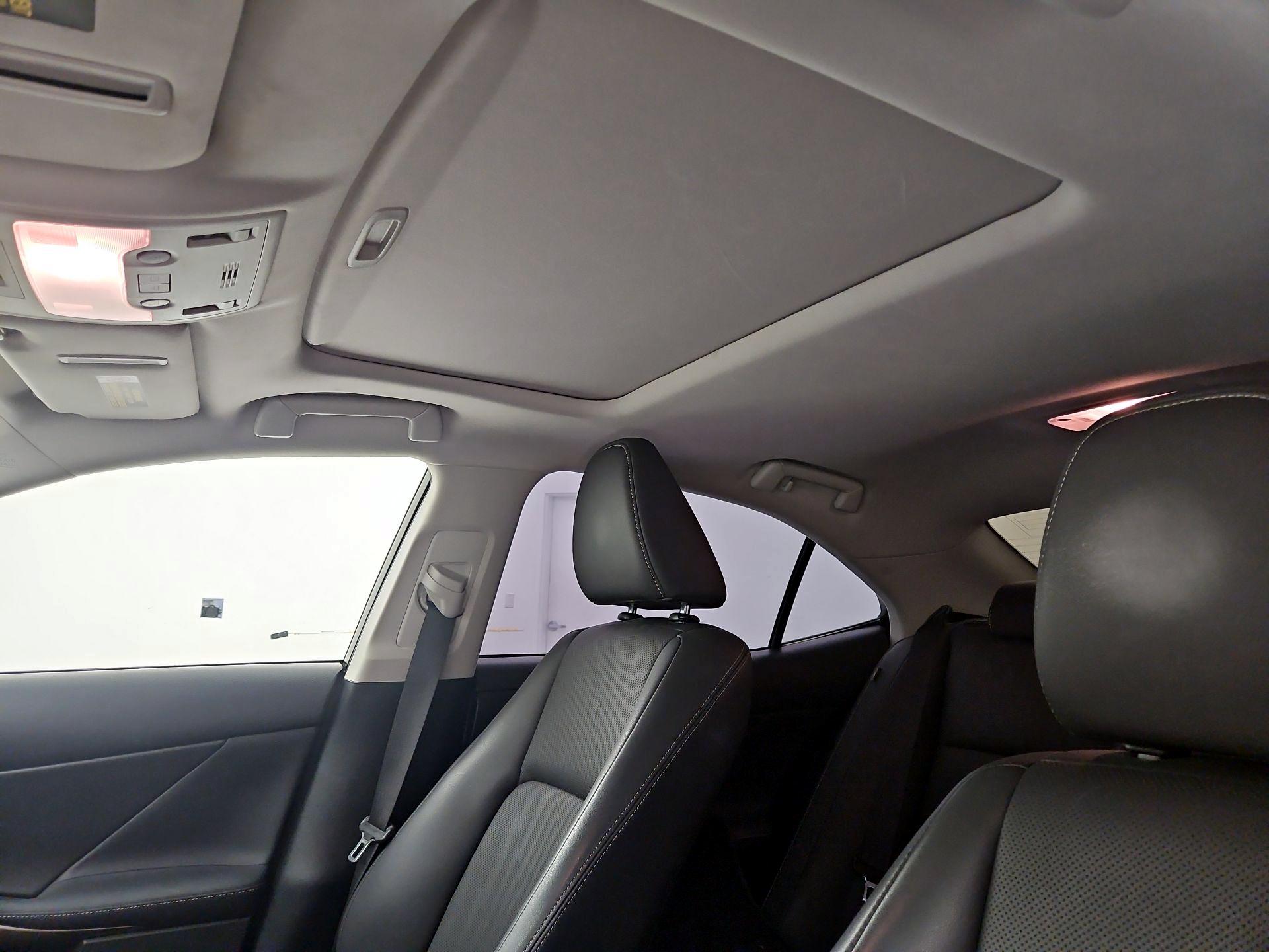 Thumbnail: 2016 Lexus IS - 19