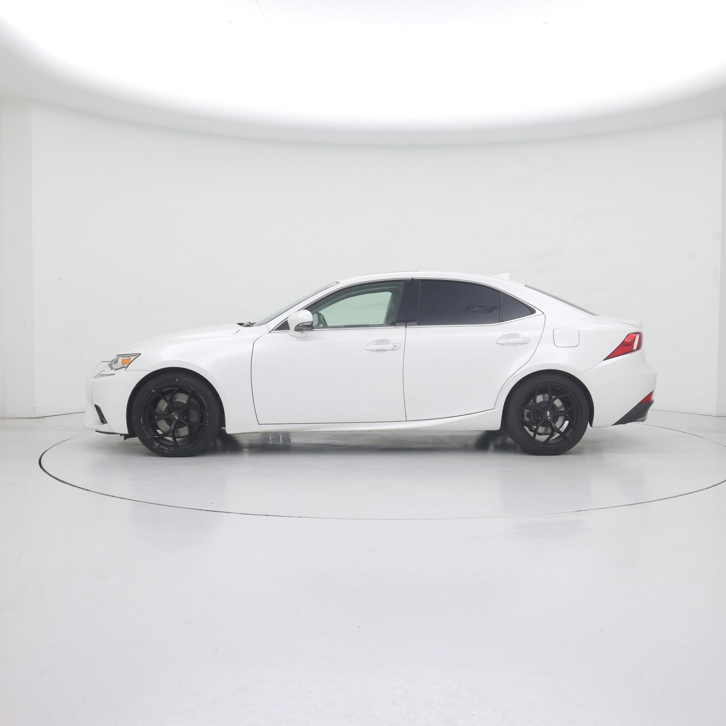 Thumbnail: 2016 Lexus IS - 3