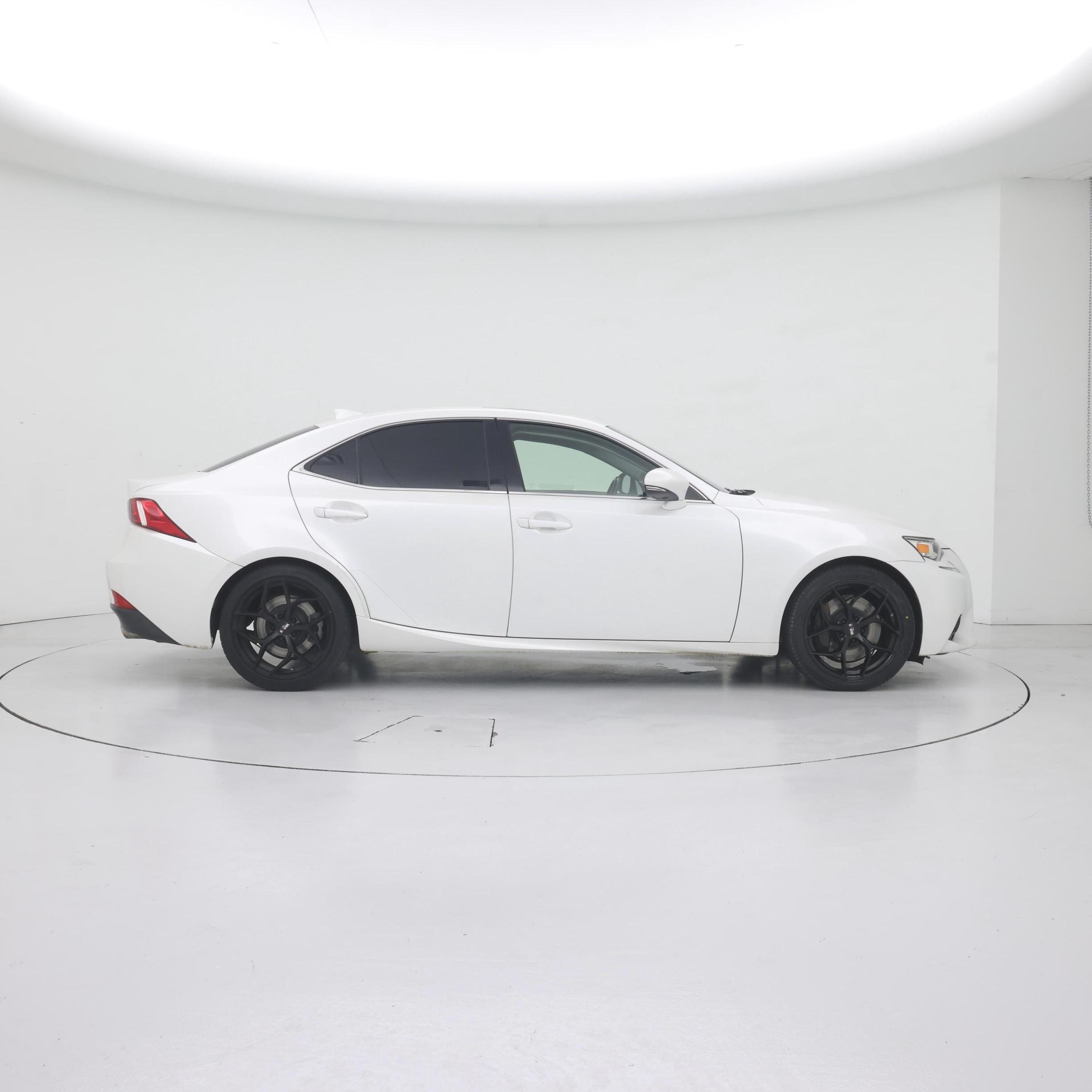 Thumbnail: 2016 Lexus IS - 7