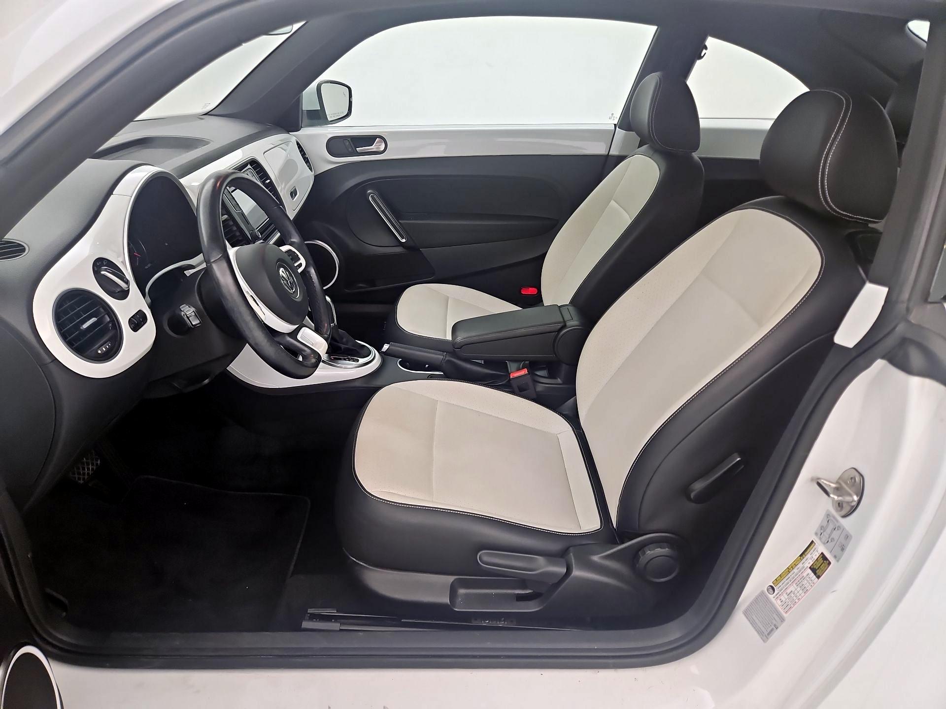 Thumbnail: 2018 Volkswagen Beetle - 11