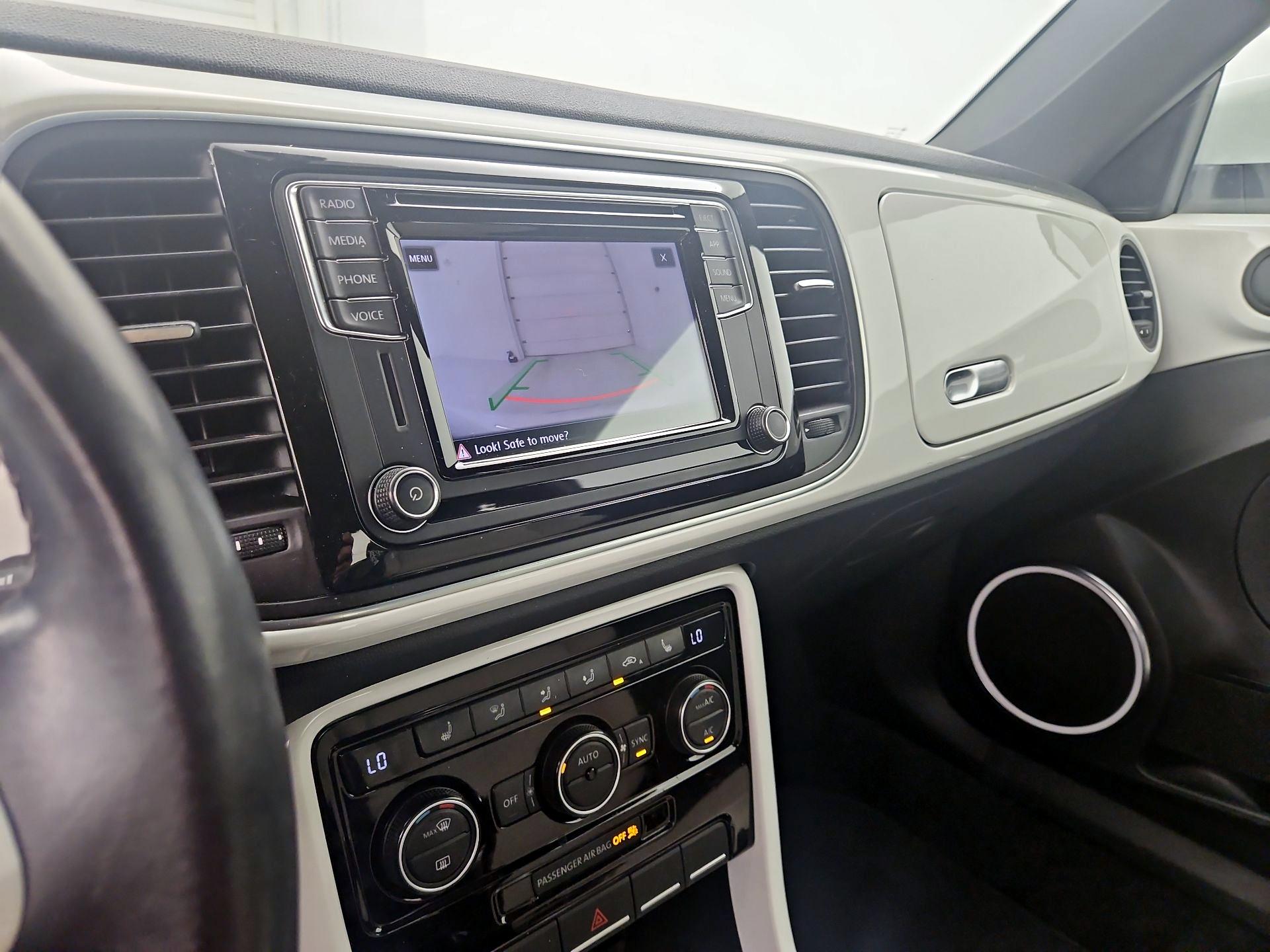 Thumbnail: 2018 Volkswagen Beetle - 14