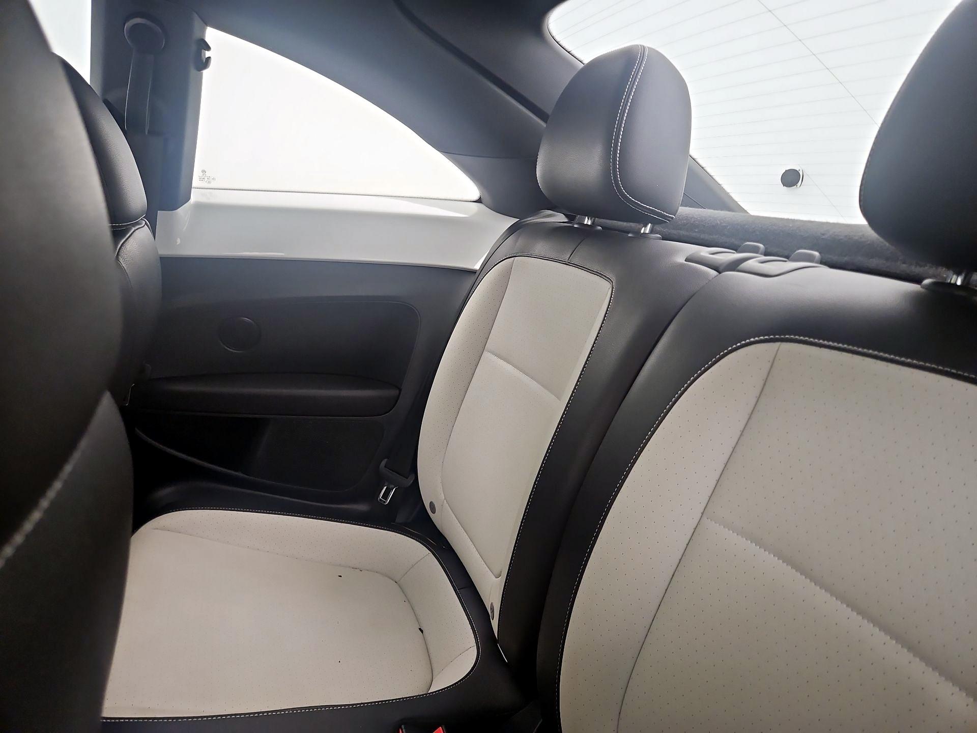 Thumbnail: 2018 Volkswagen Beetle - 20