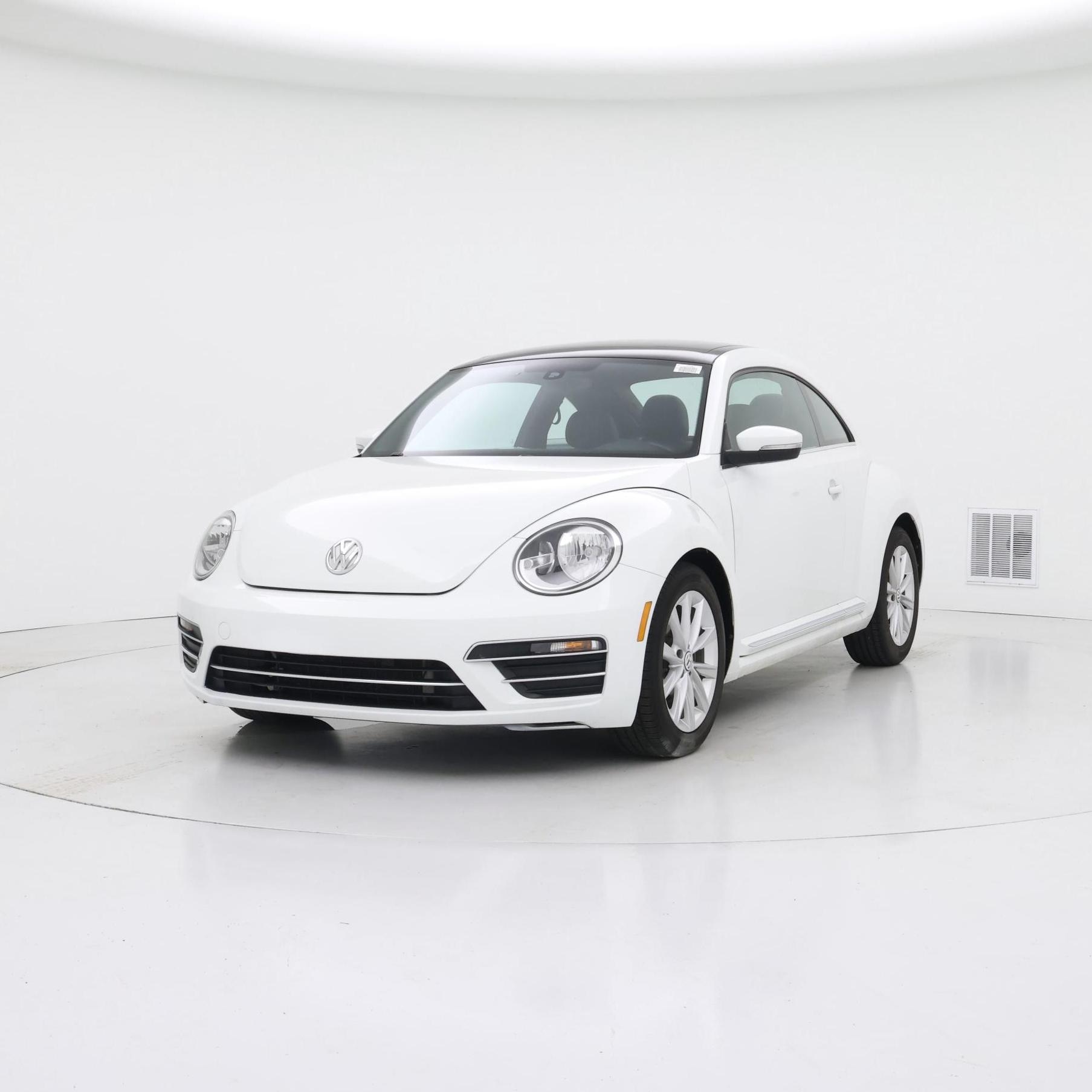 Thumbnail: 2018 Volkswagen Beetle - 4