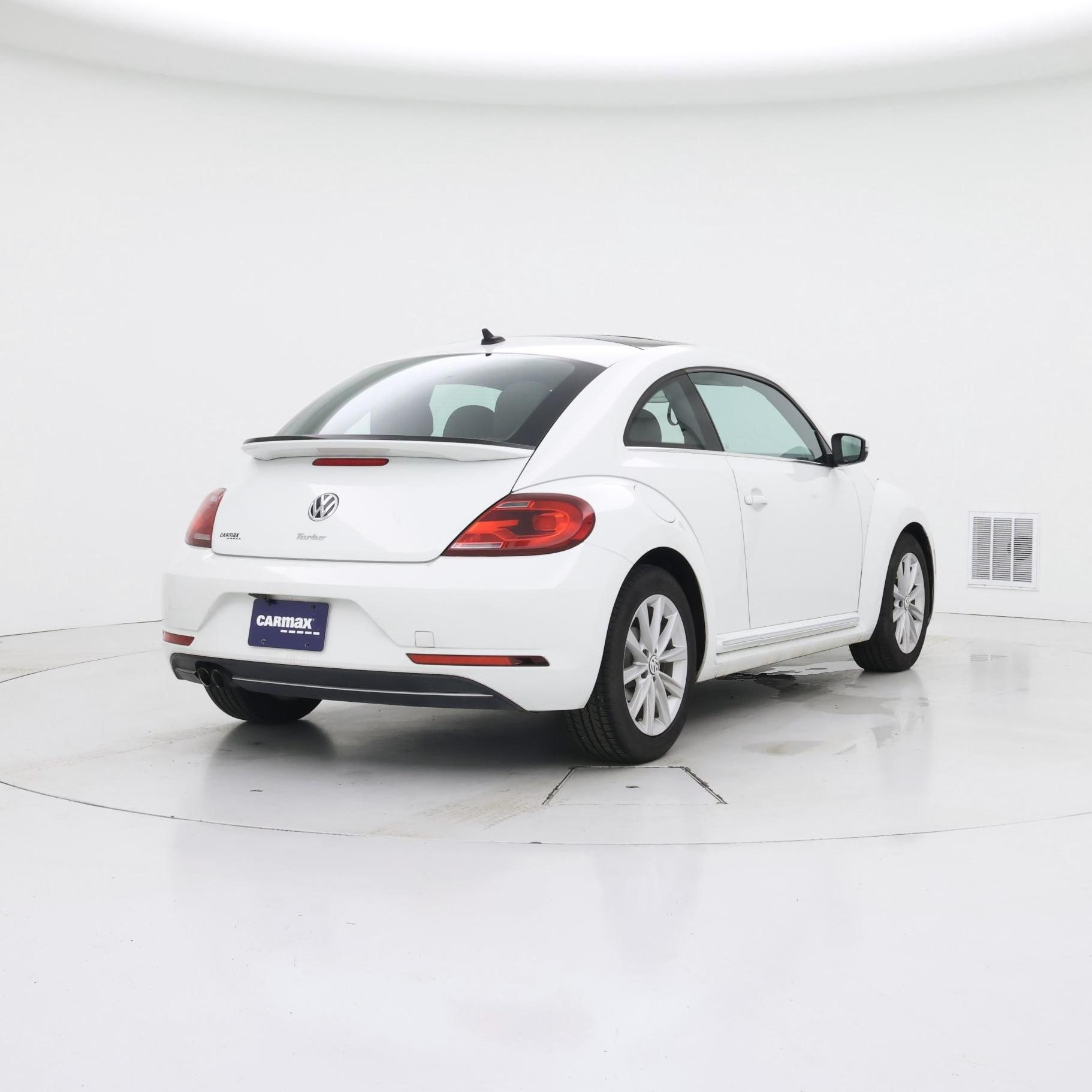 Thumbnail: 2018 Volkswagen Beetle - 8