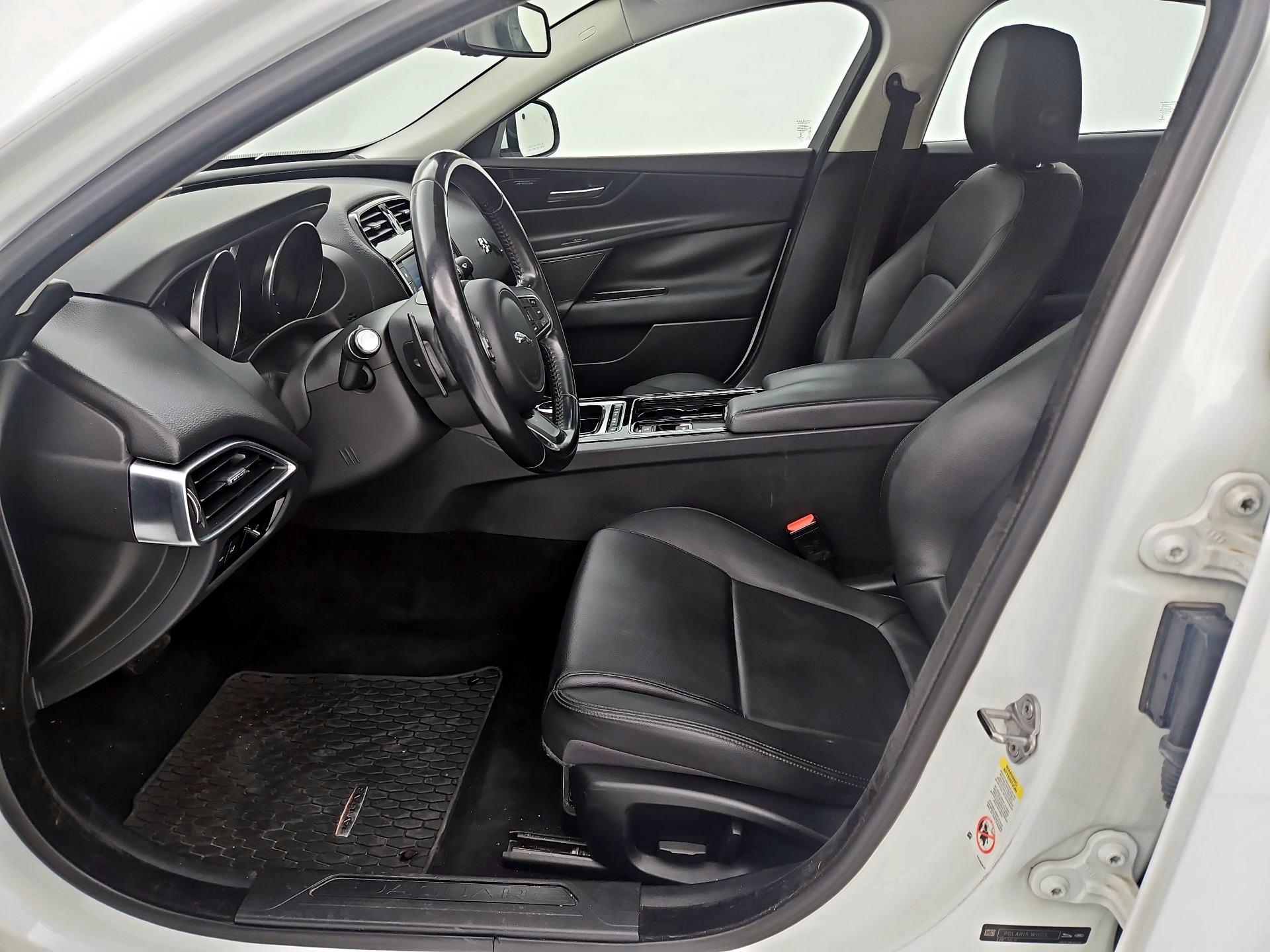 Thumbnail: 2018 Jaguar XE - 11