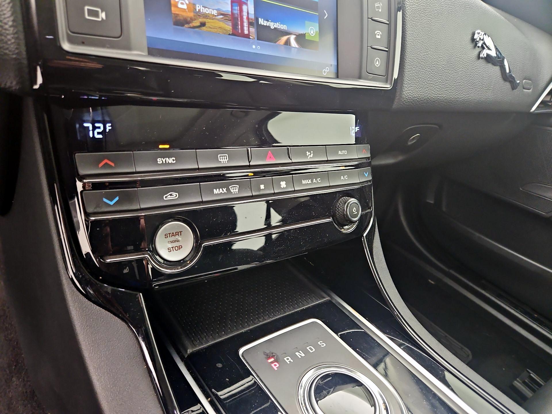 Thumbnail: 2018 Jaguar XE - 16