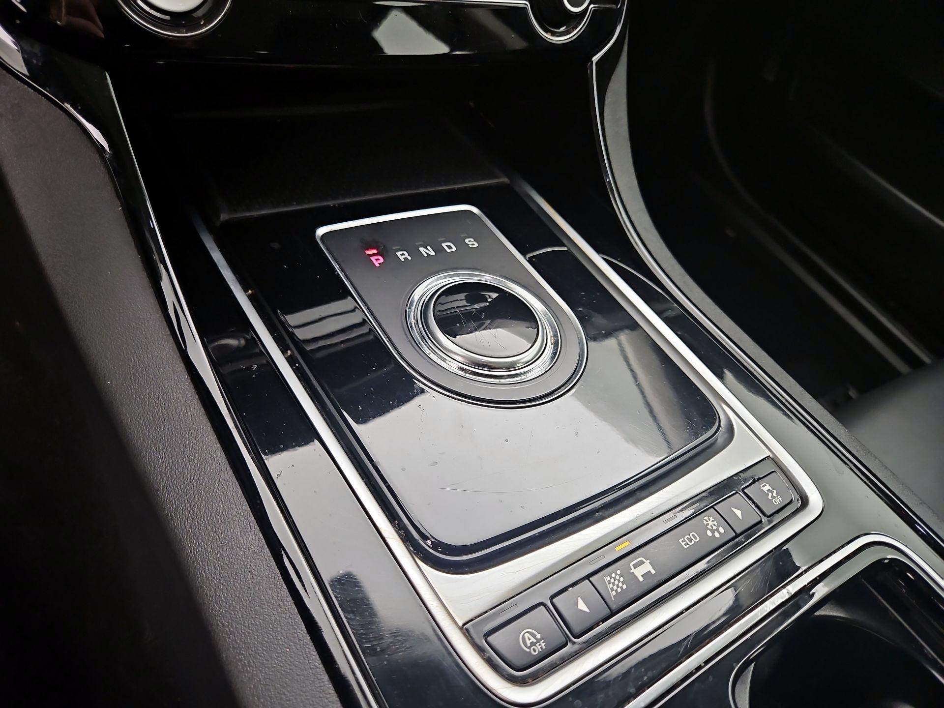 Thumbnail: 2018 Jaguar XE - 17